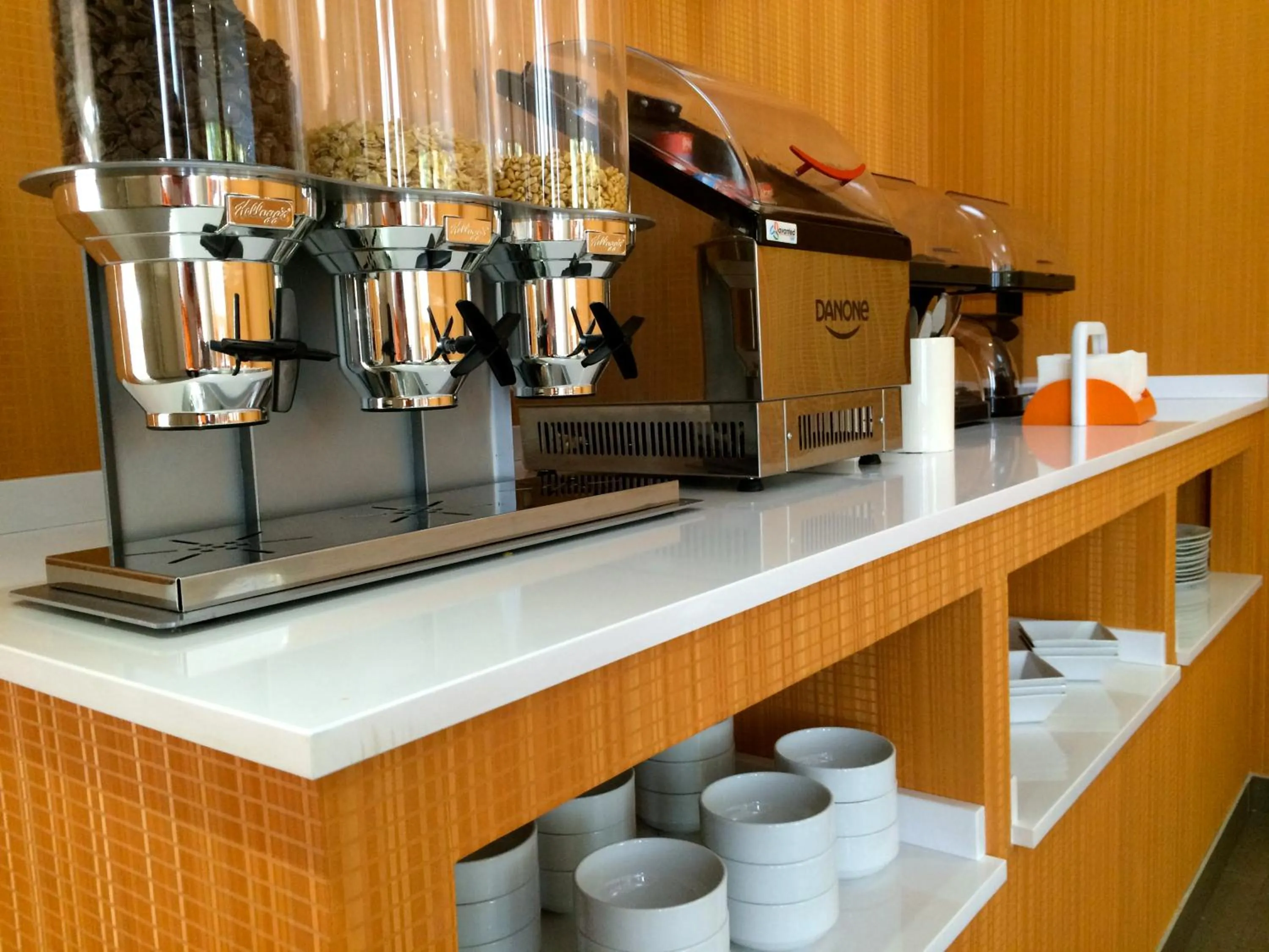 Food and drinks in Hotel Indiana