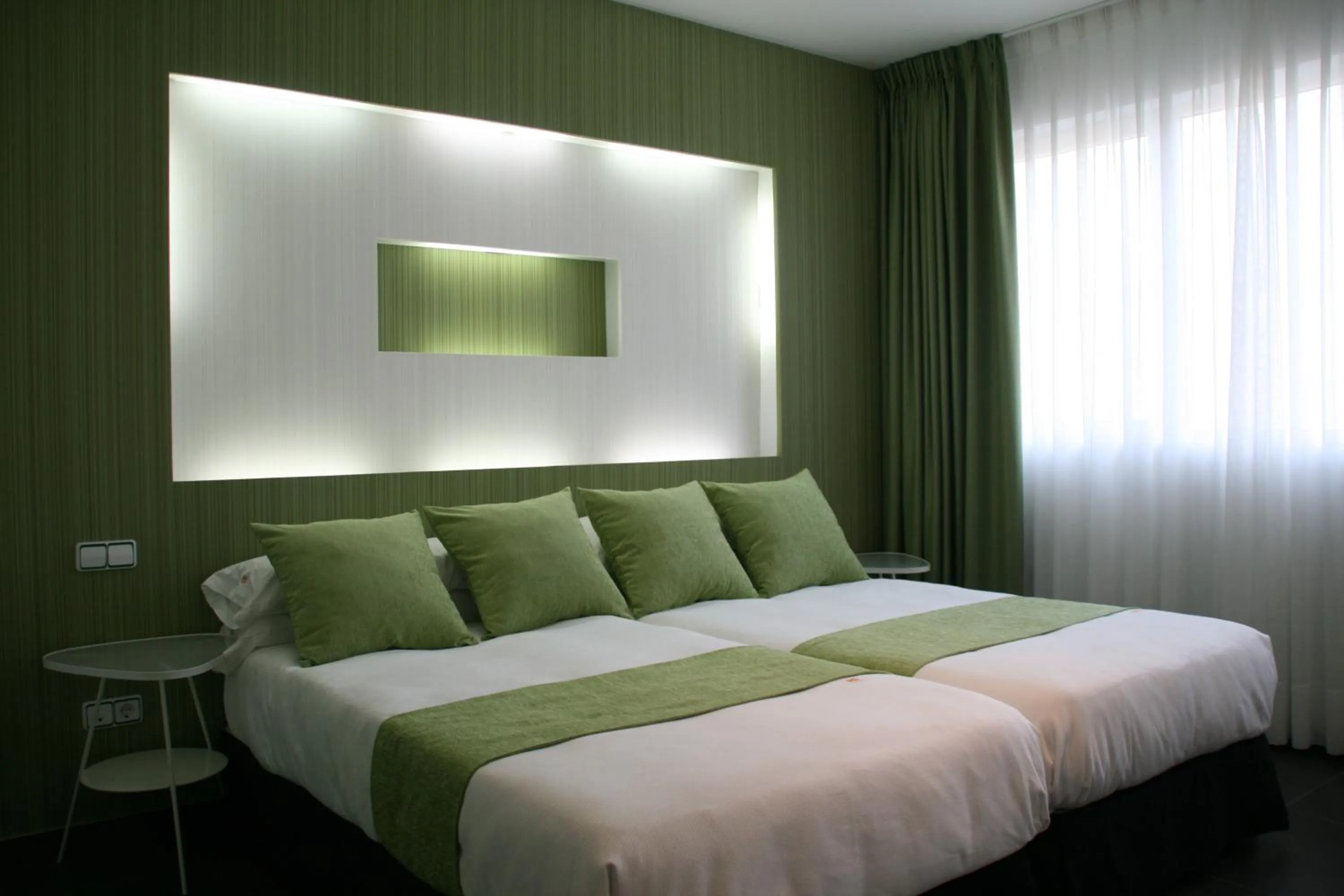 Photo of the whole room, Bed in Hotel Indiana