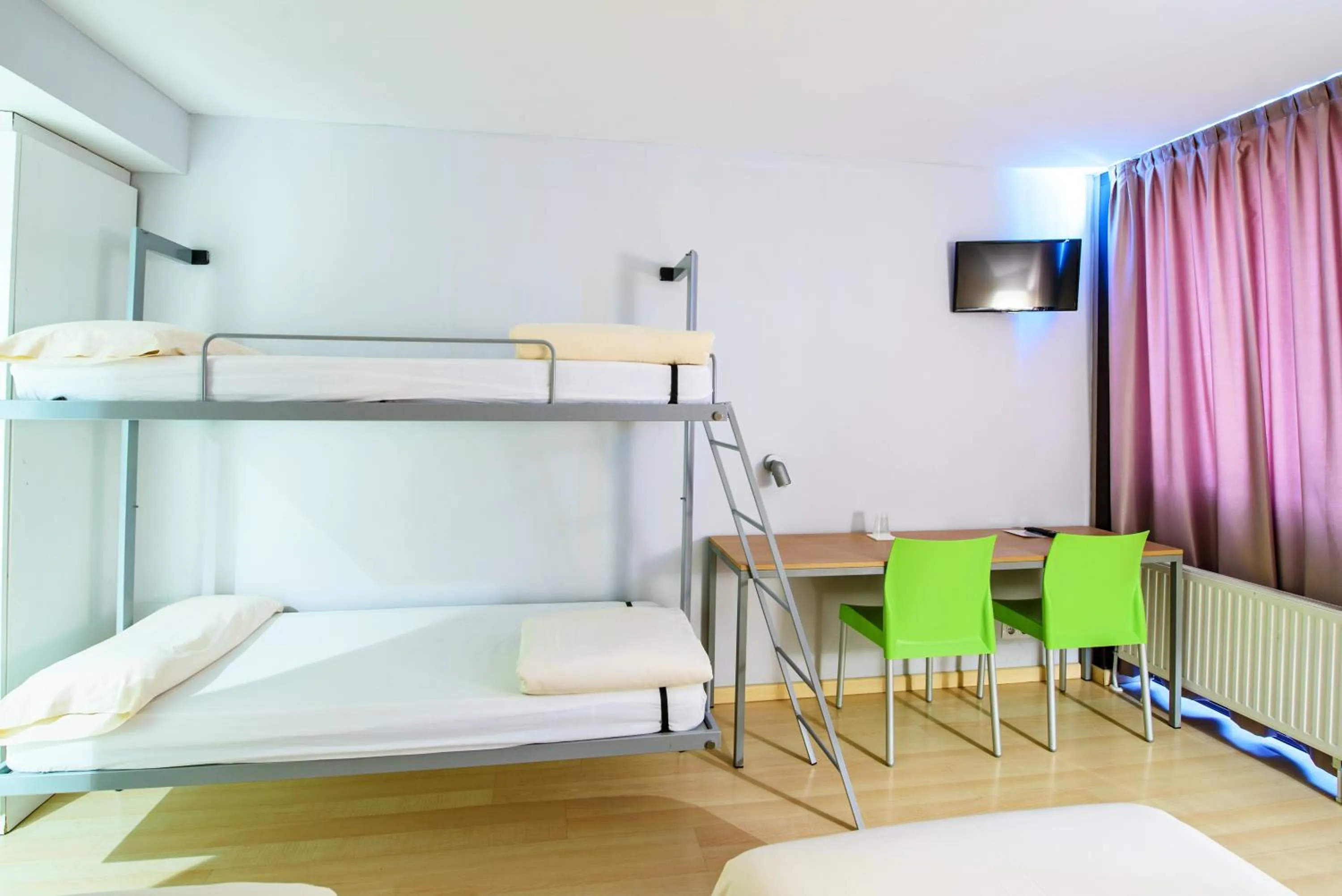 bunk bed, Bed in Campus Cerdanya