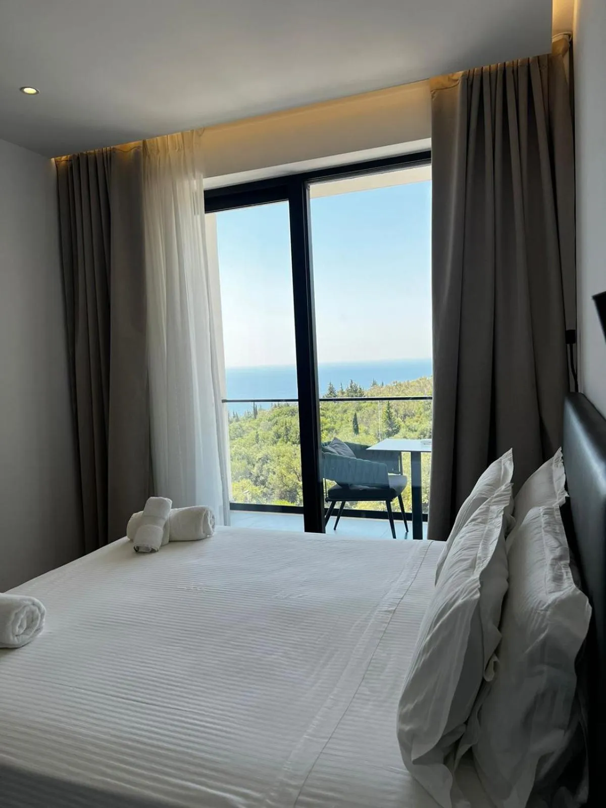 Bed in Black Diamond Hotel Dhermi