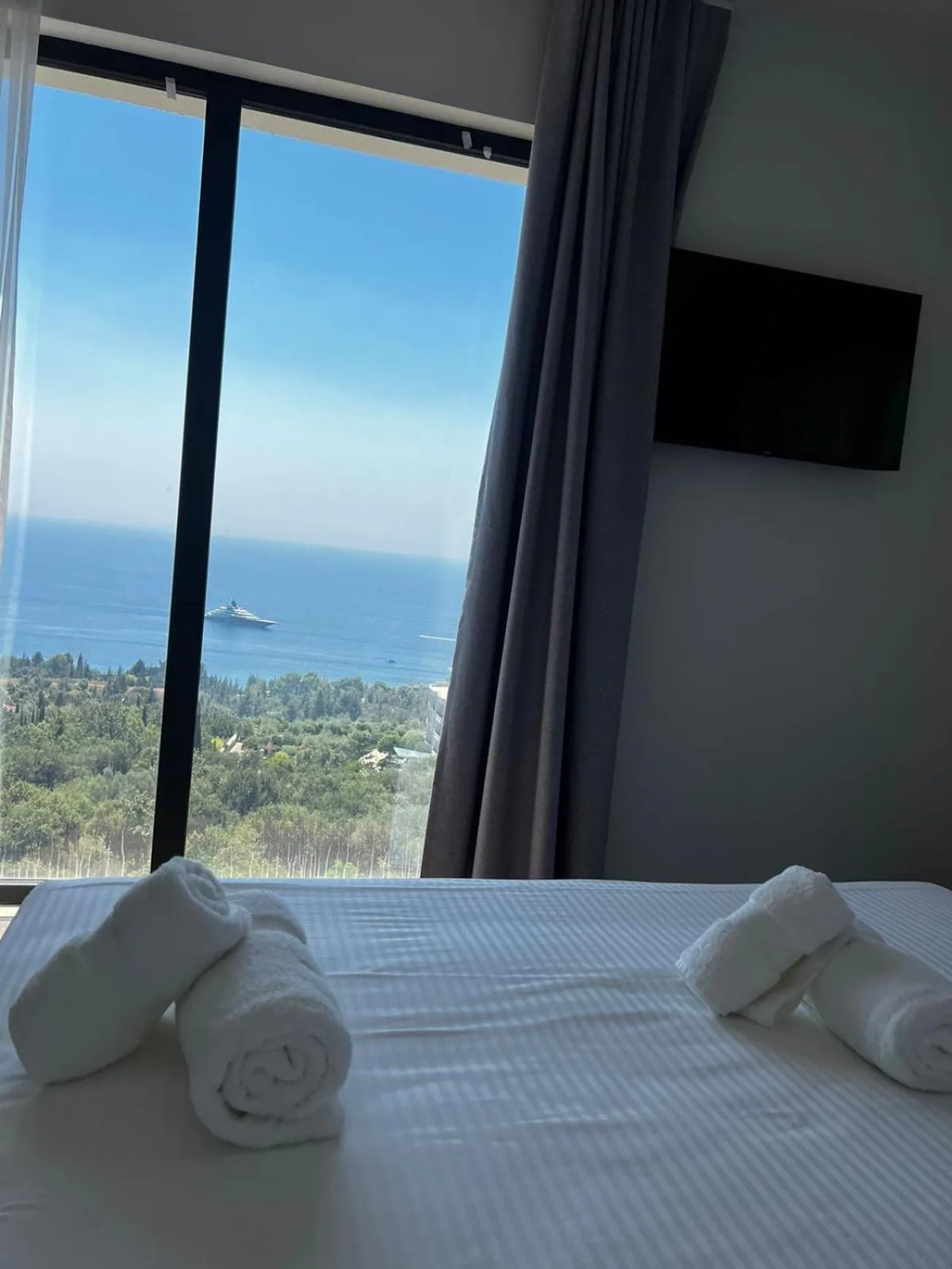 Bed in Black Diamond Hotel Dhermi