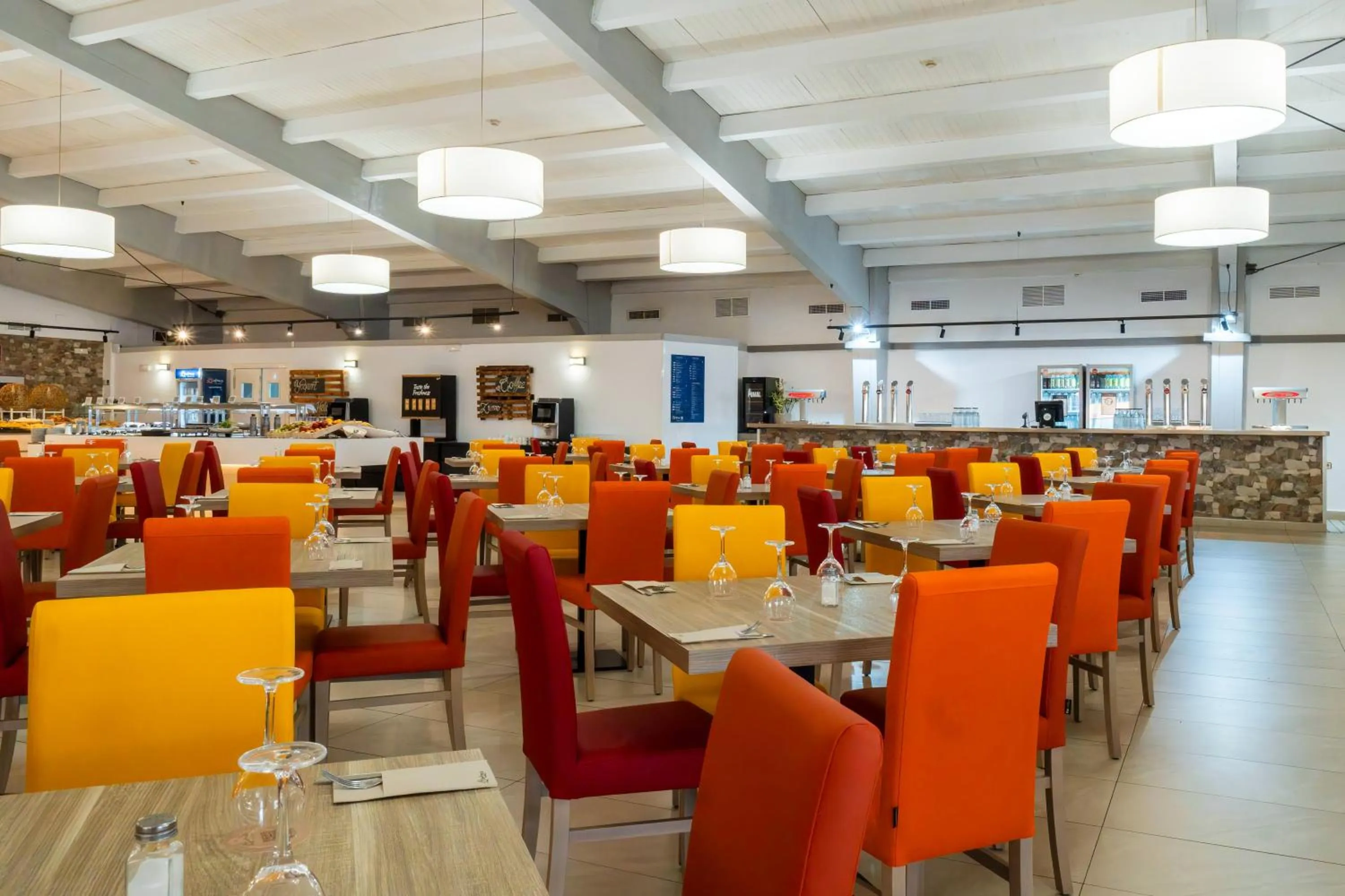Restaurant/places to eat in Ohtels Carabela