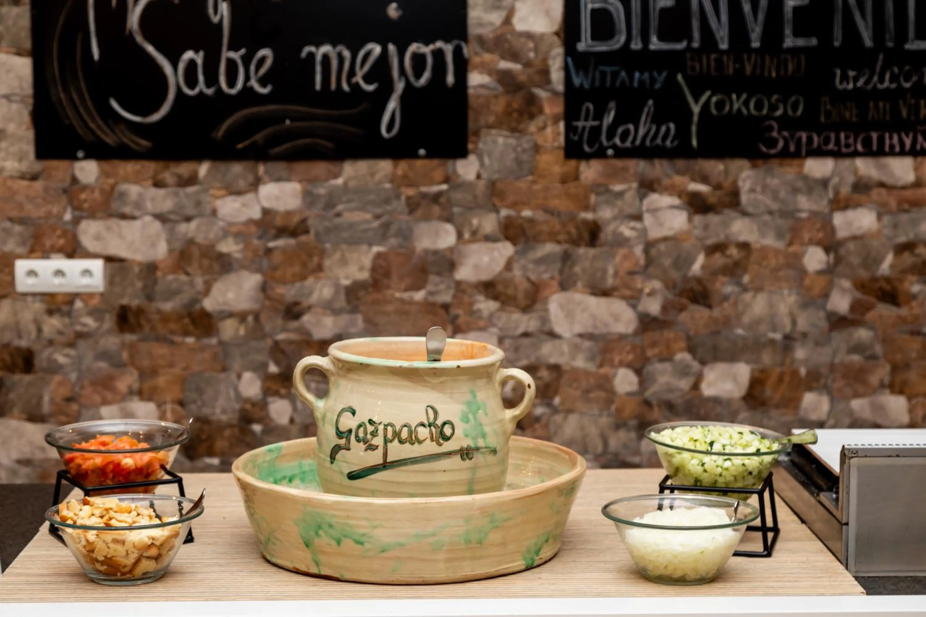 Restaurant/places to eat in Ohtels Carabela