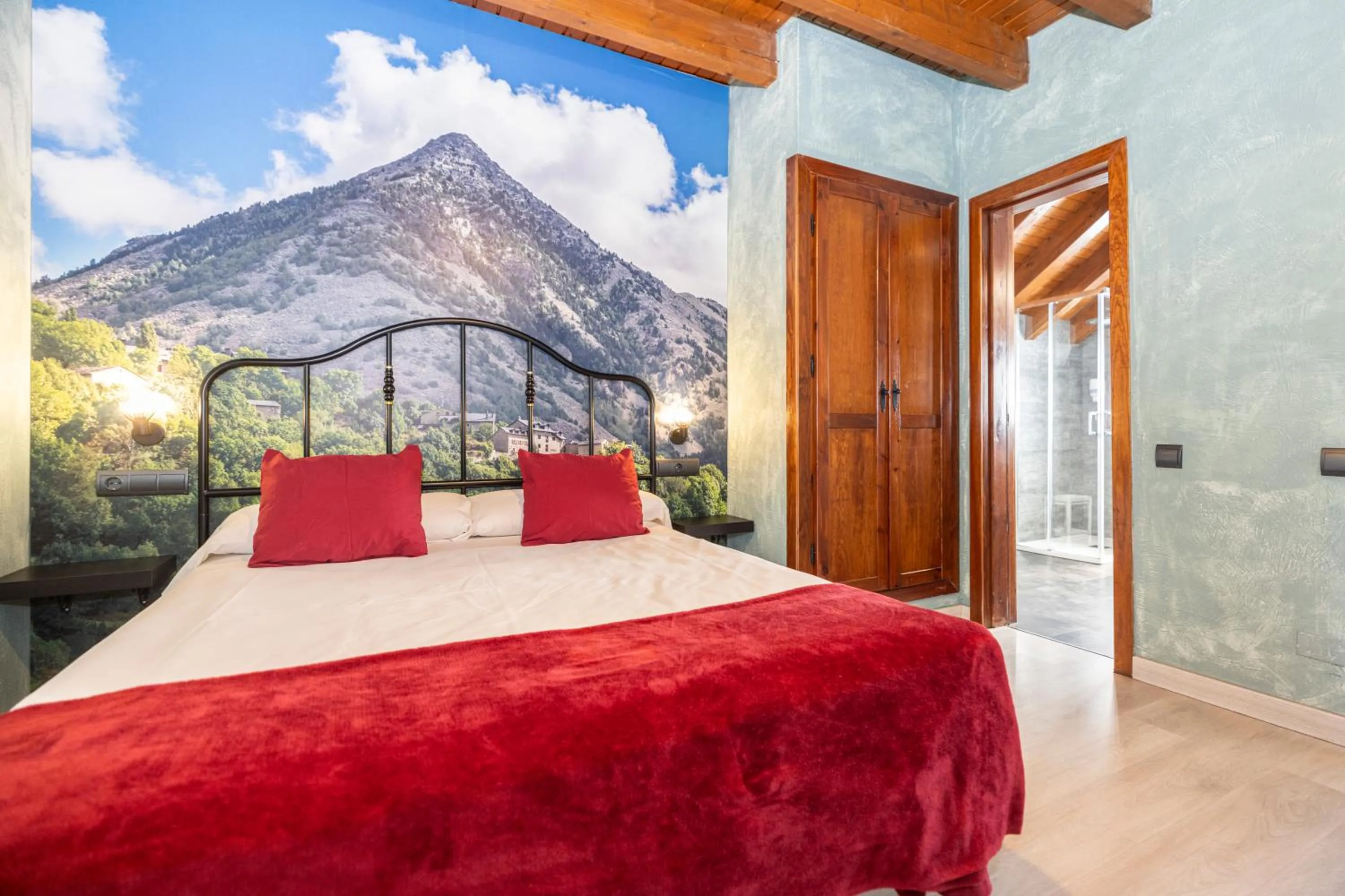 Bedroom, Bed in San Anton Benasque