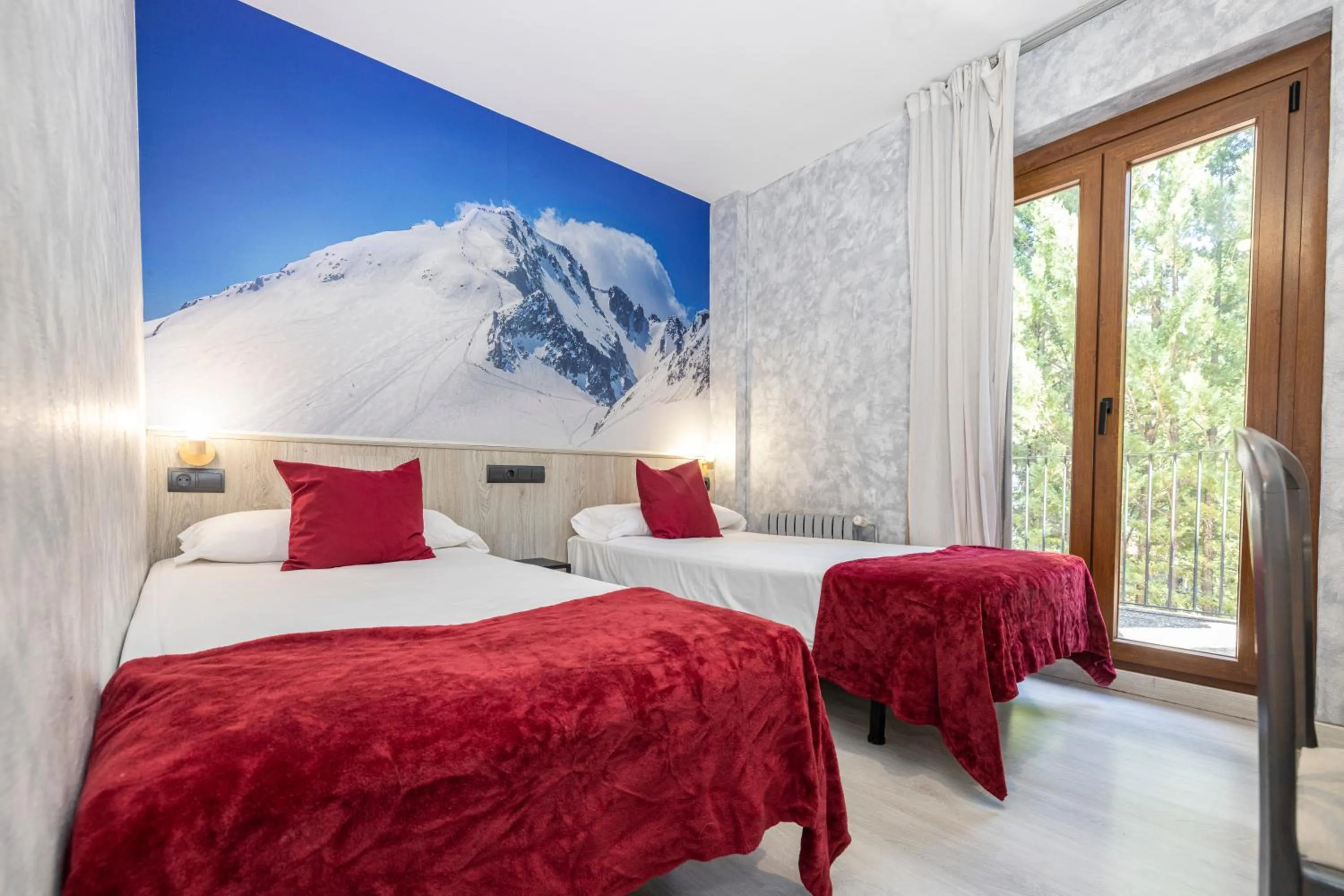 Bedroom, Bed in San Anton Benasque