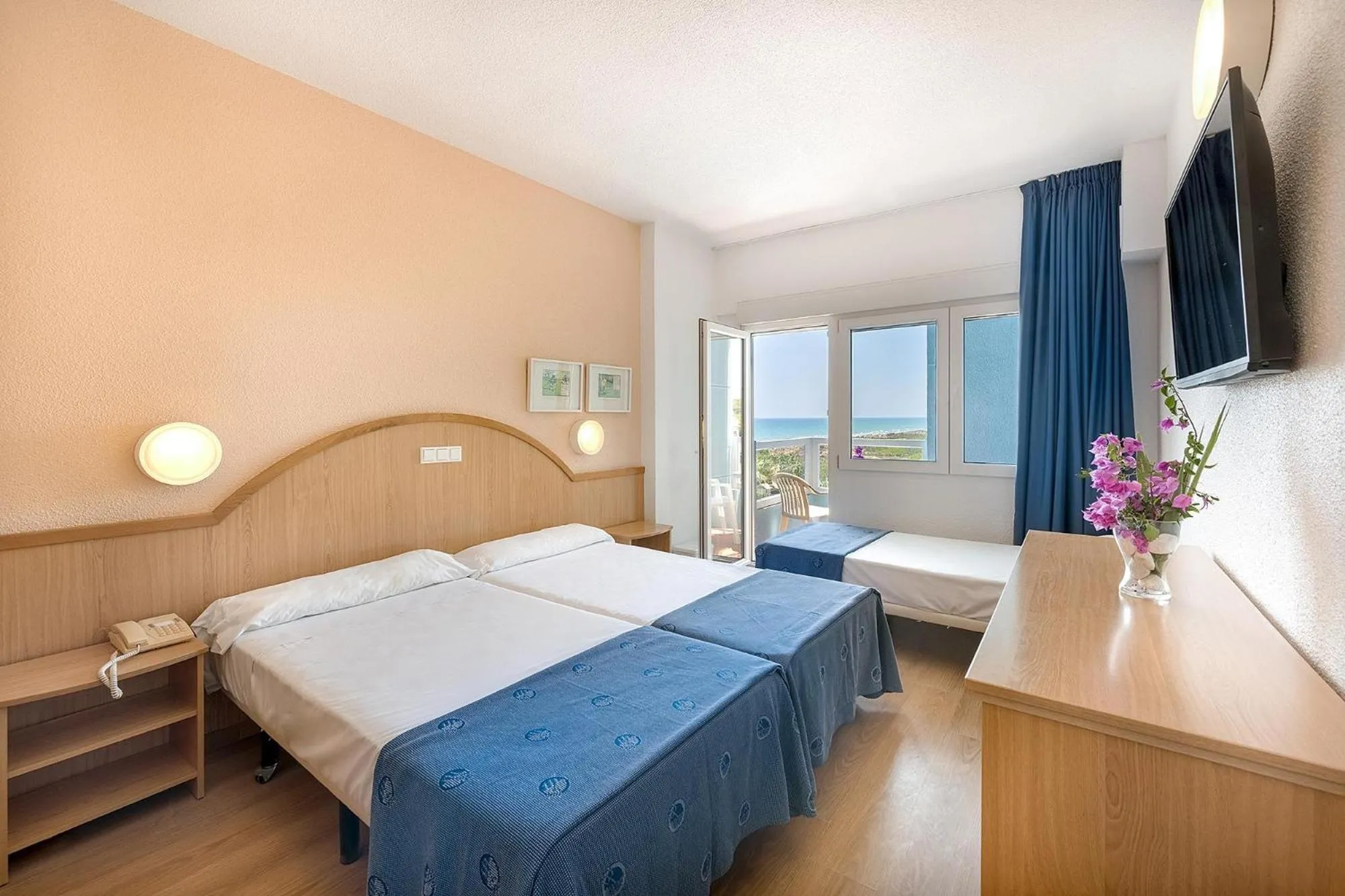 Photo of the whole room, Bed in Hotel Playas de Guardamar