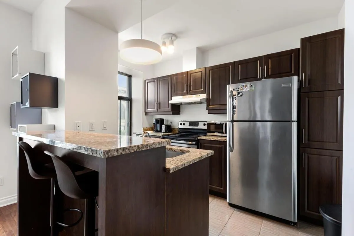 M11 The LEGO Suite 2BRSofaBed in Prime Location