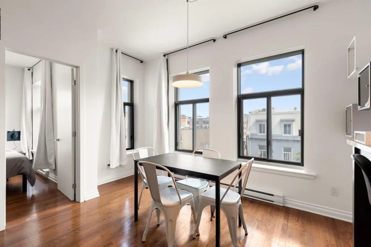 M11 The LEGO Suite 2BRSofaBed in Prime Location