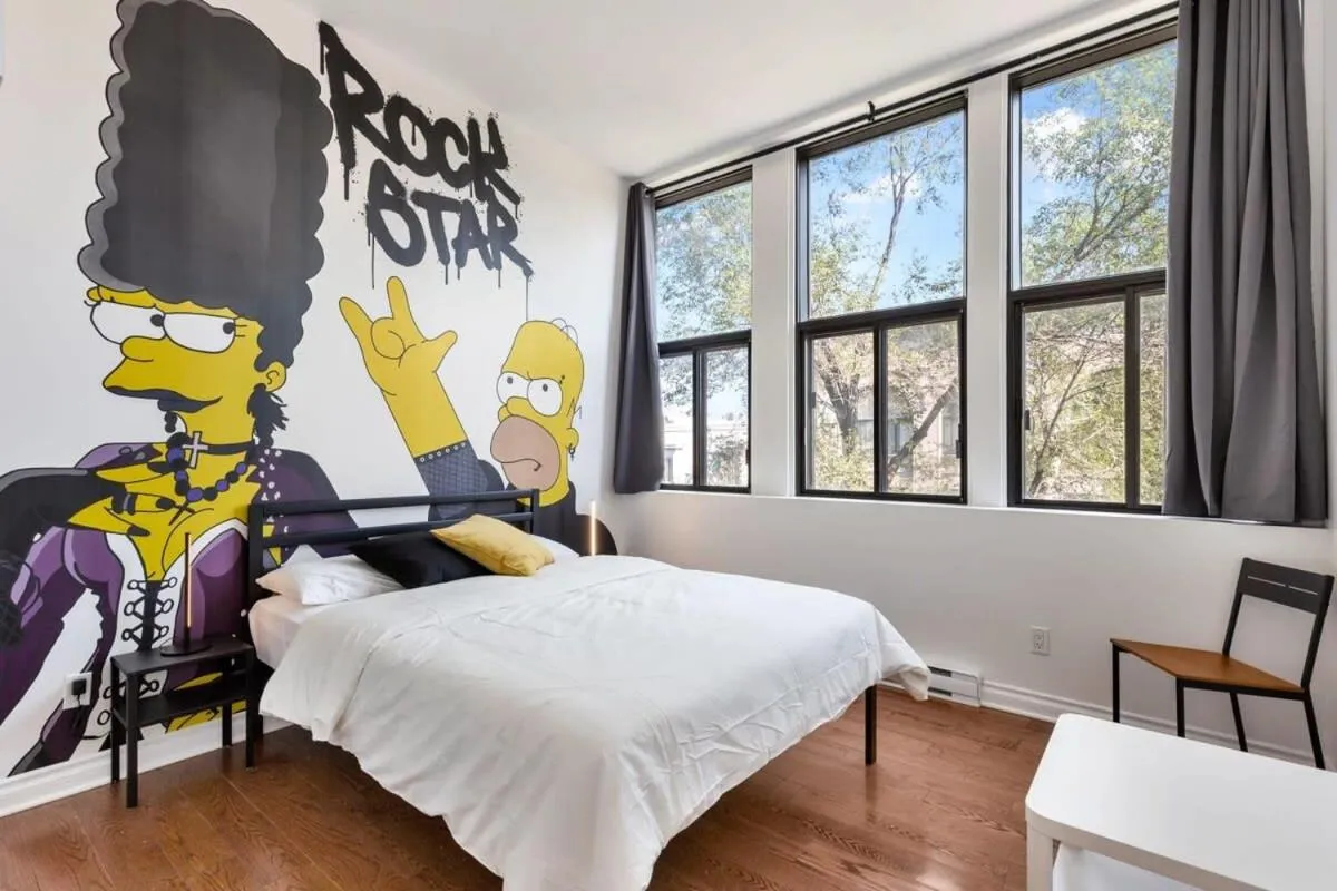 Bed in M11 The Simpsons Suite 3BR in The Heart of MTL