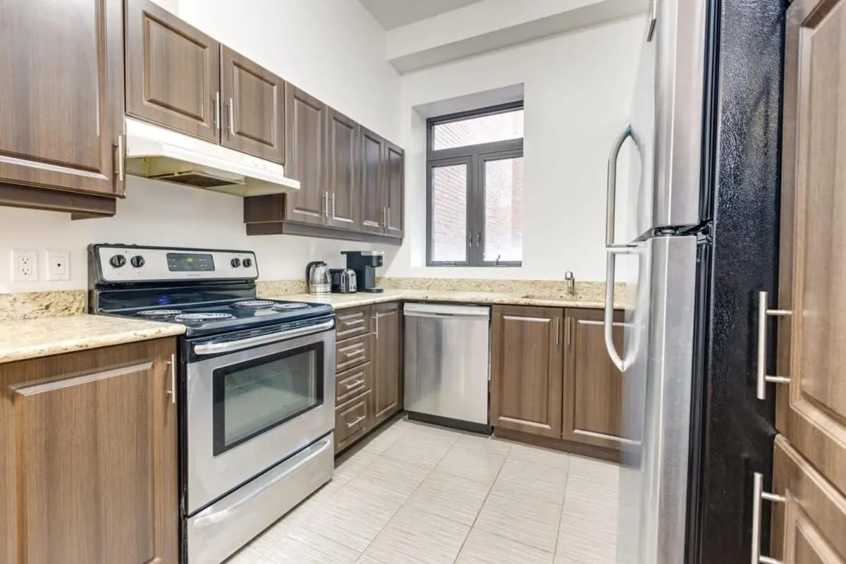 M11 Stylish Modern 3BR in Prime Location