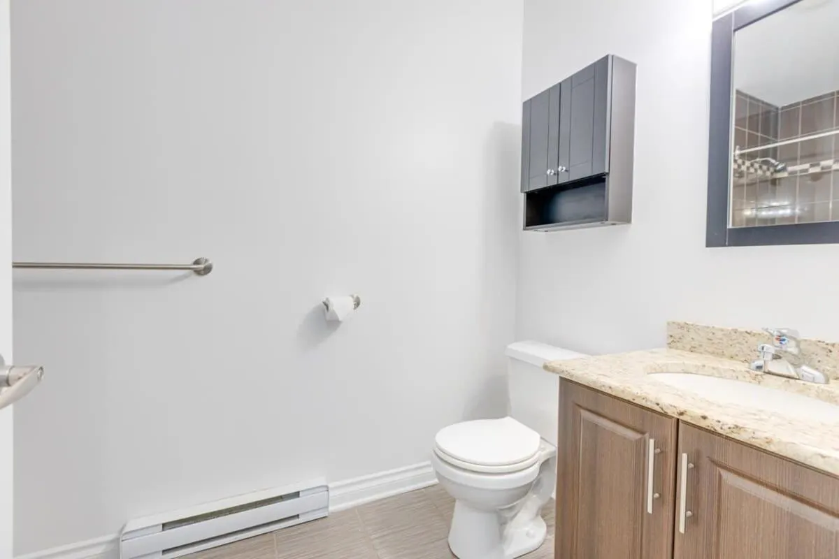 M11 Gorgeous Bright Corner 2BR in Heart of MTL