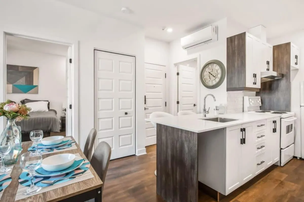 M11Upscale 1BR Sofabed in heart PlateauMile-end