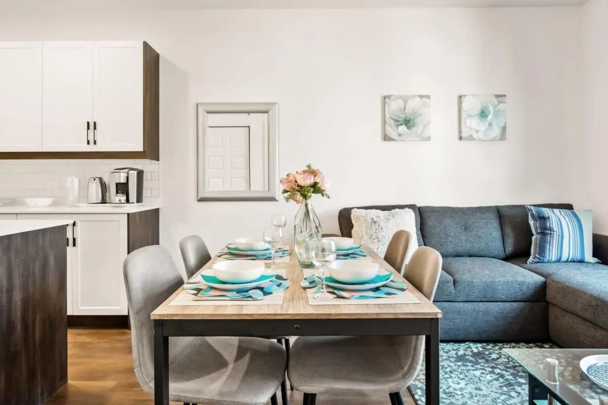 M11Upscale 1BR Sofabed in heart PlateauMile-end