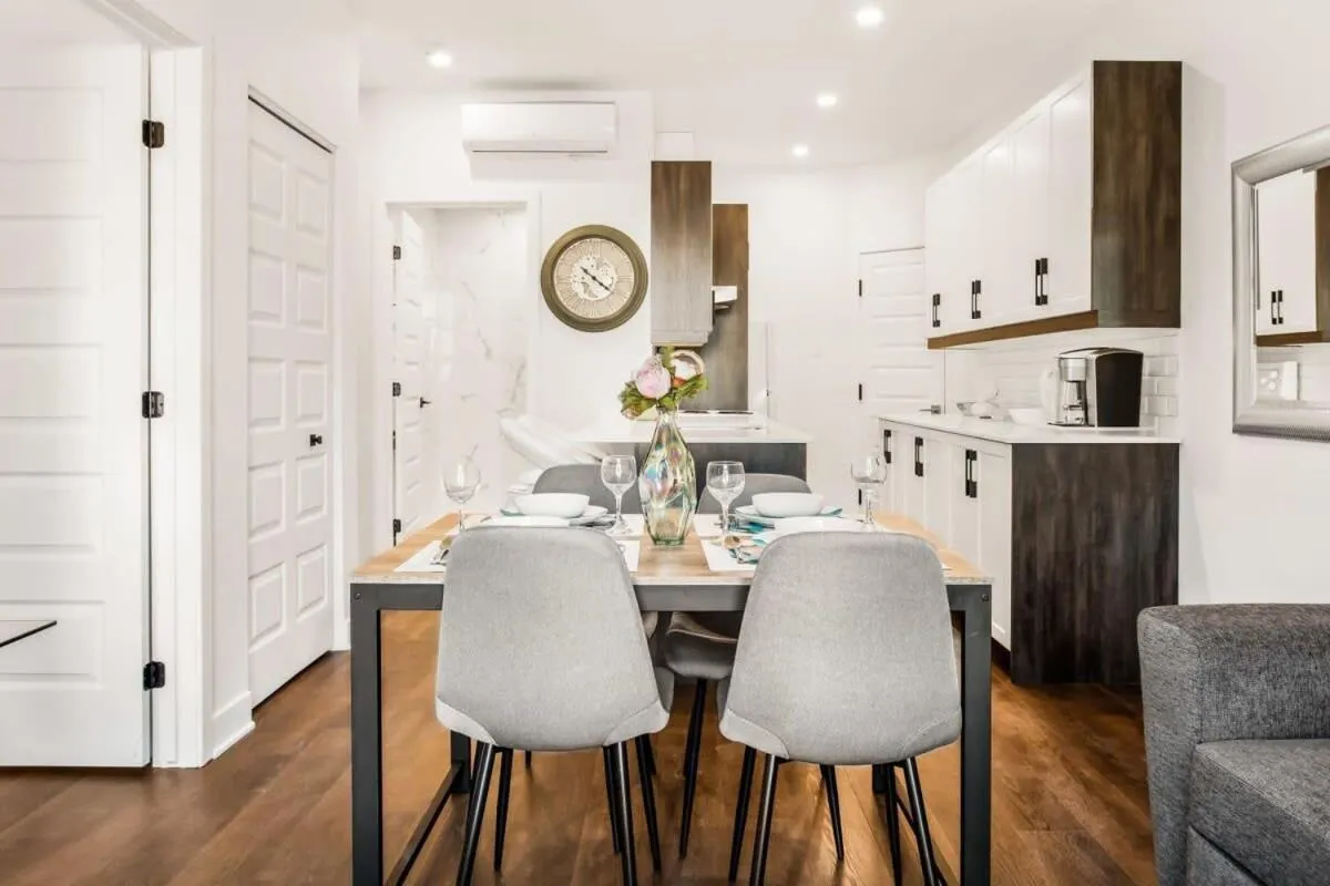 M11Upscale 1BR Sofabed in heart PlateauMile-end