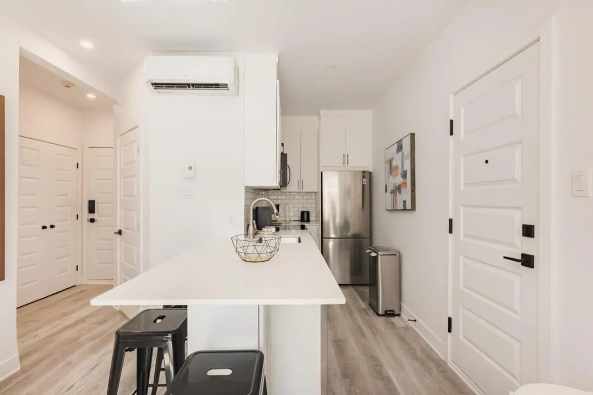 M11 Luxury 2BR Sofa Bed in the Heart of PlateauMile-End