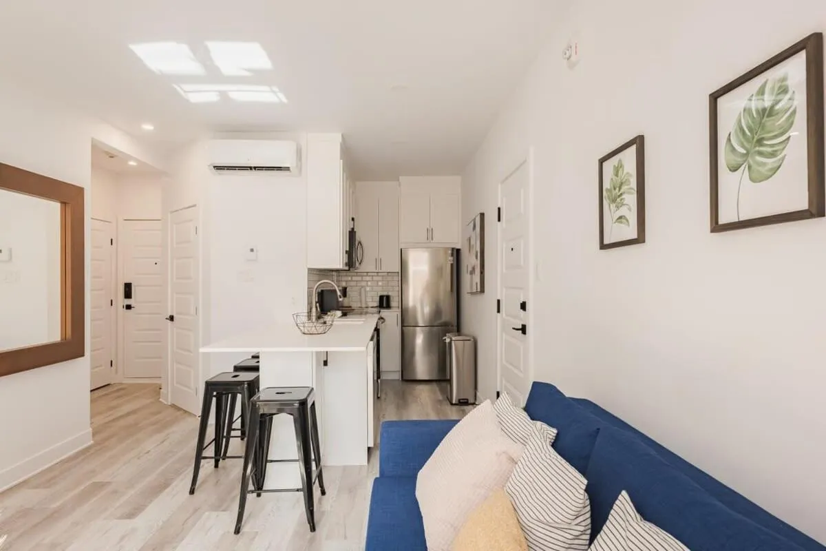 M11 Luxury 2BR Sofa Bed in the Heart of PlateauMile-End