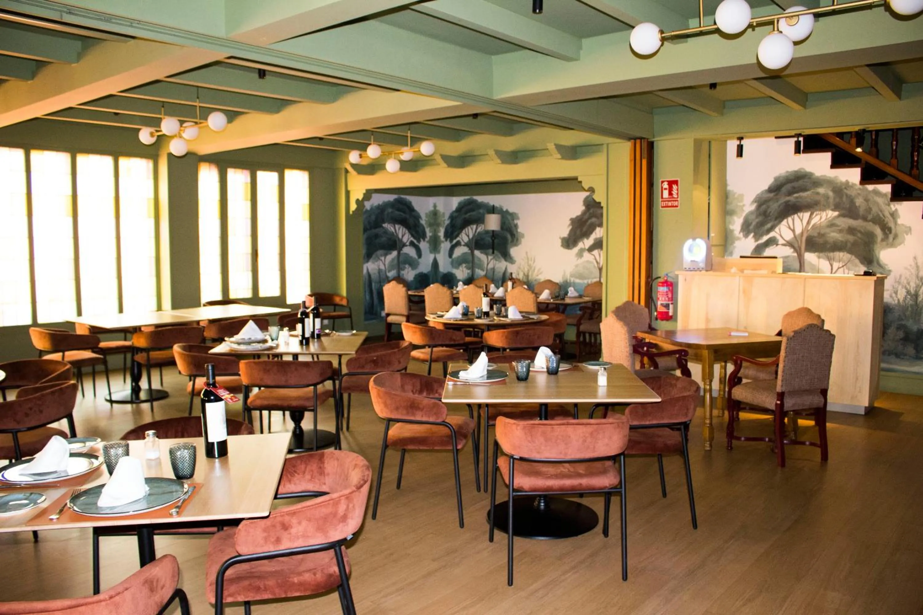 Restaurant/places to eat in Hotel Tudanca-Aranda II