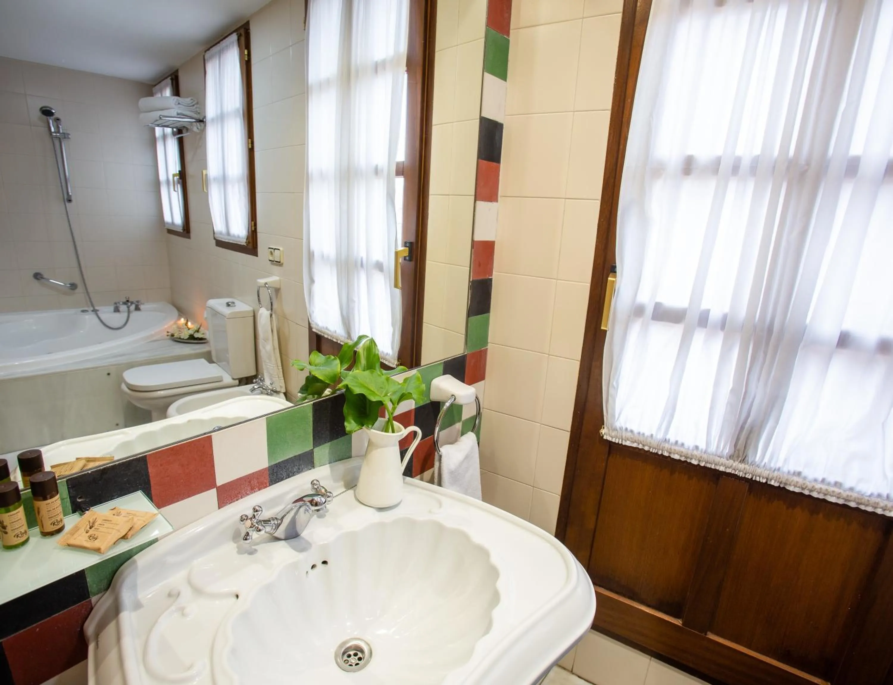 Bathroom in Hotel Palacio De La Viñona
