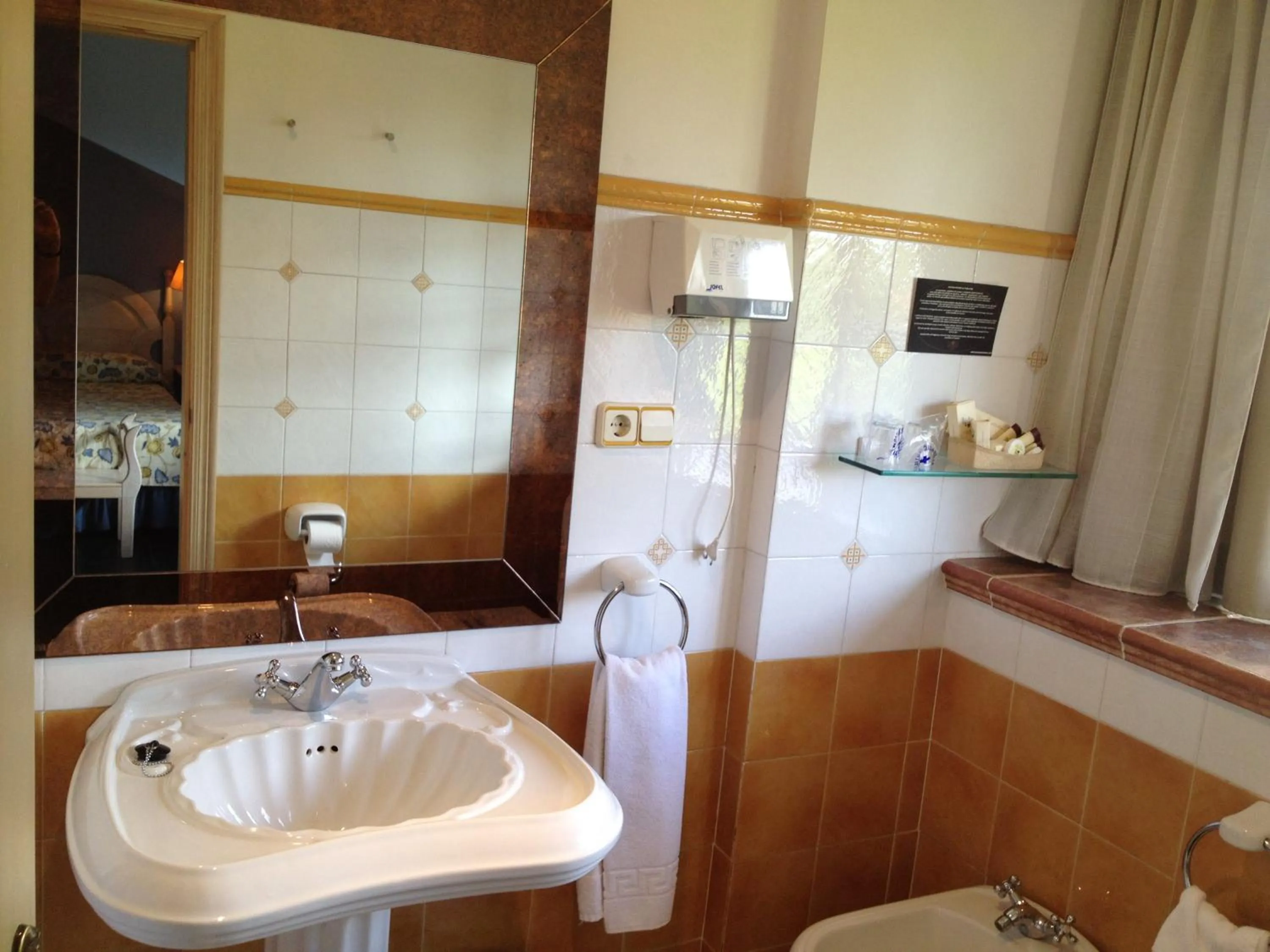 Bathroom in Hotel Palacio De La Viñona