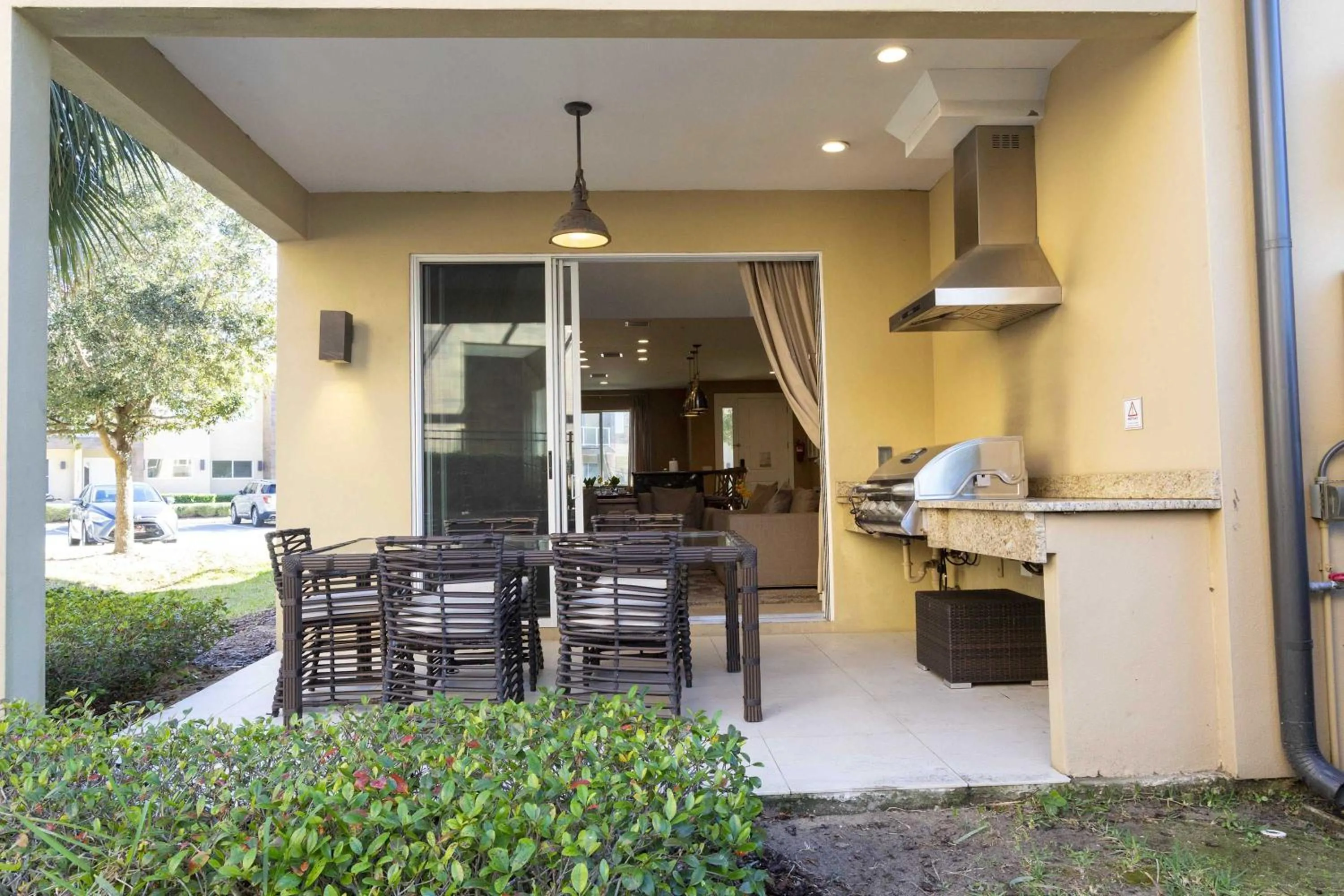 Gorgeous 4 Bd Close to Disney @ Magic Village 3114