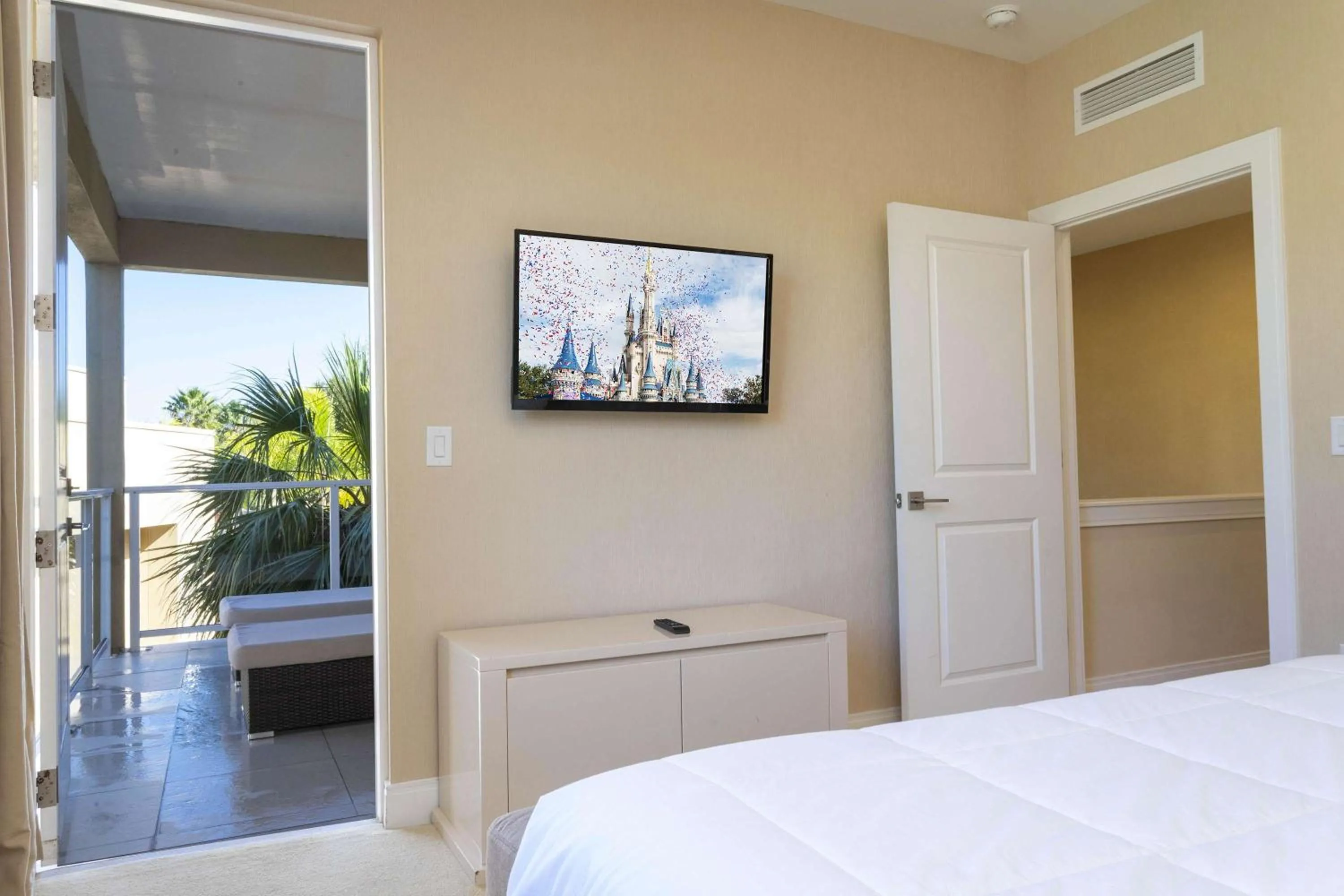 Bed in Gorgeous 4 Bd Close to Disney @ Magic Village 3114