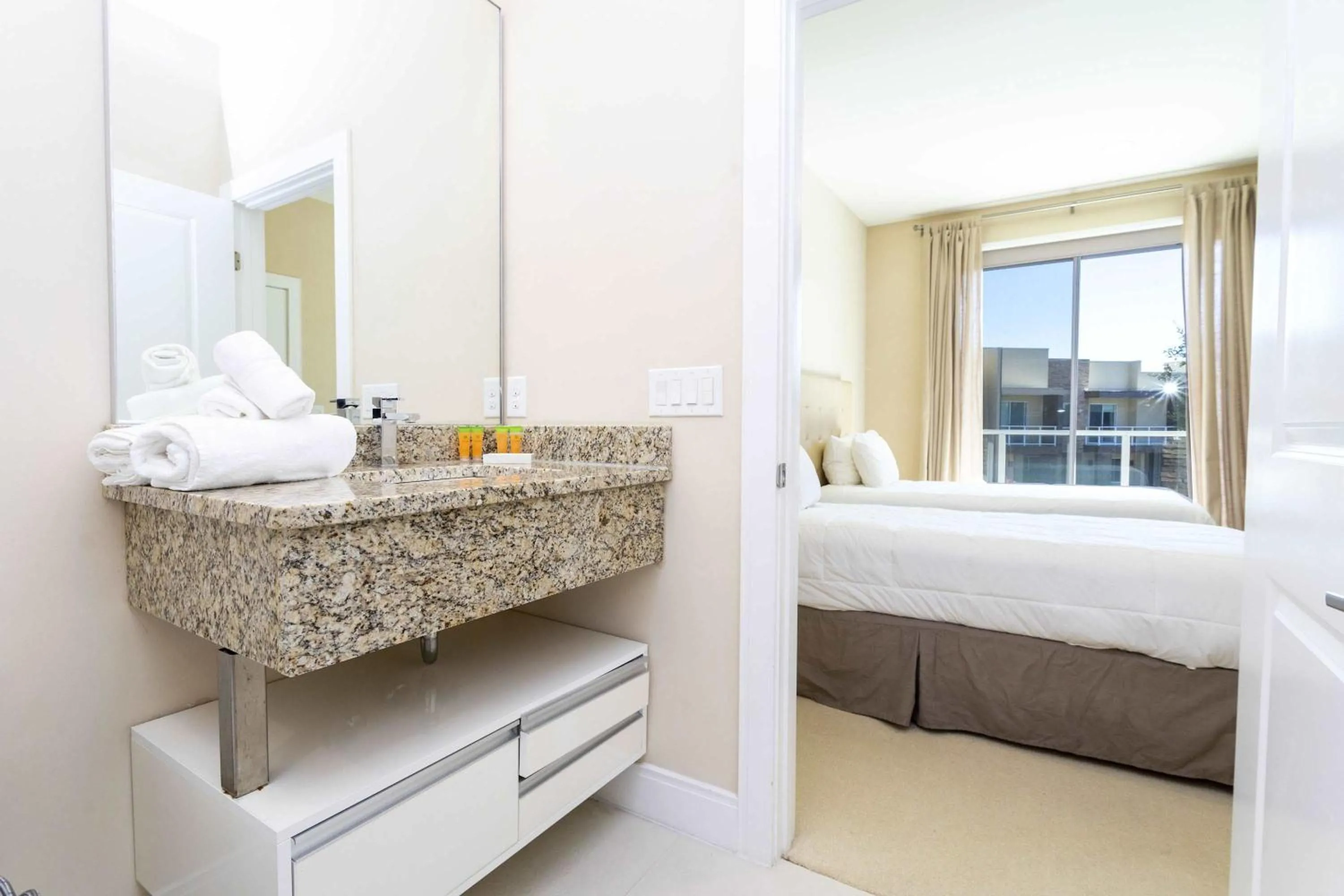 Bed in Gorgeous 4 Bd Close to Disney @ Magic Village 3114