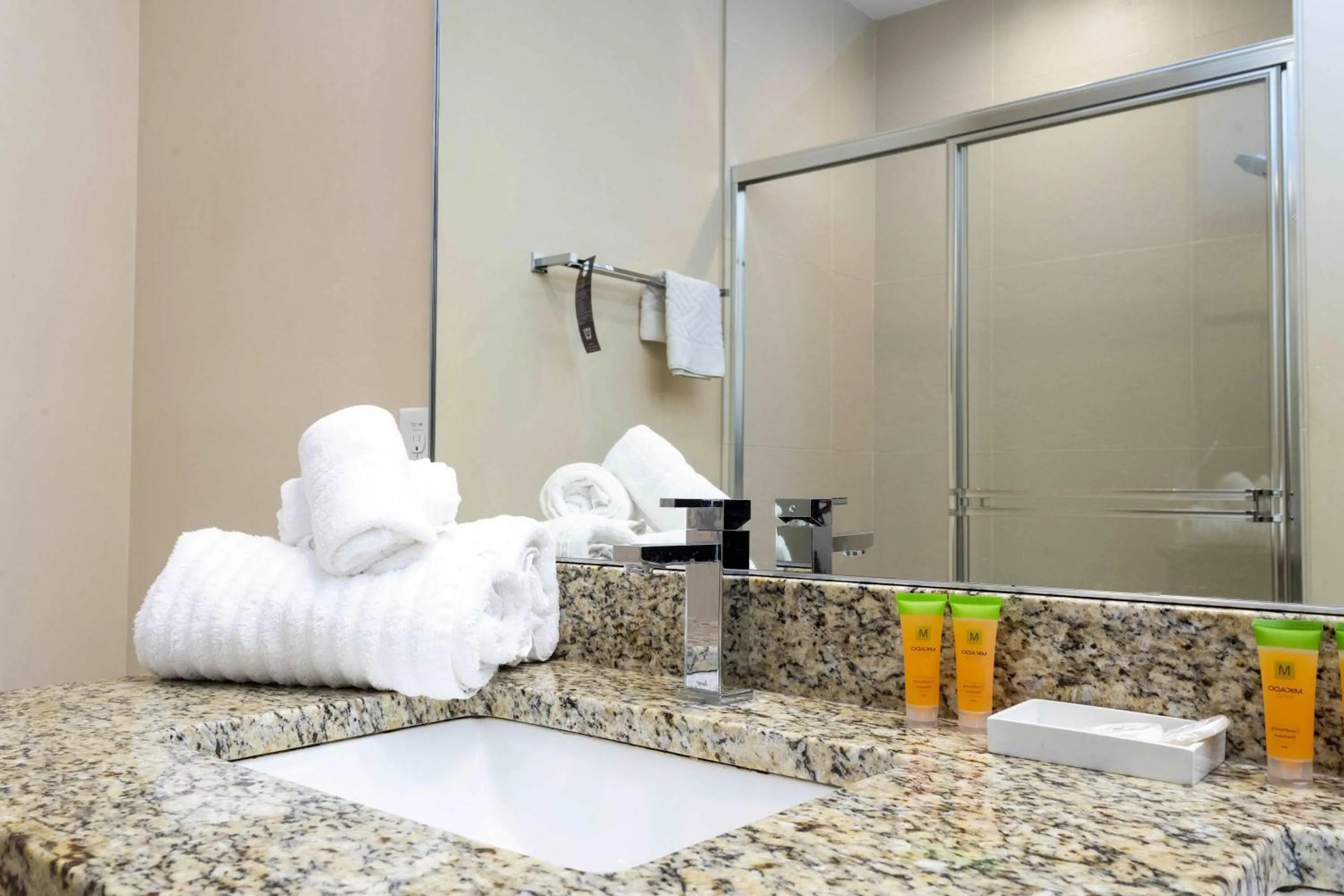 Gorgeous 4 Bd Close to Disney @ Magic Village 3114