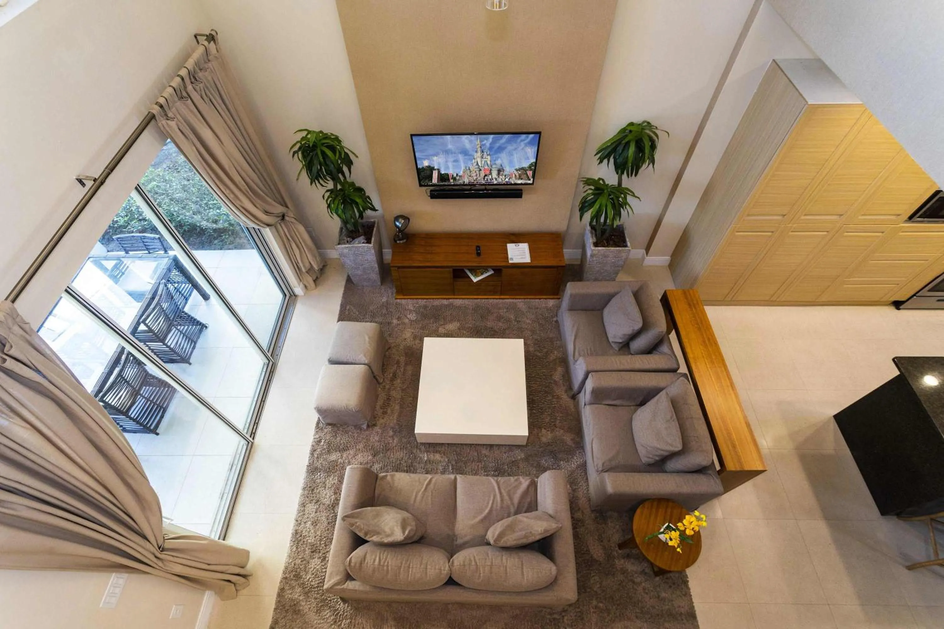 Gorgeous 4 Bd Close to Disney @ Magic Village 3114