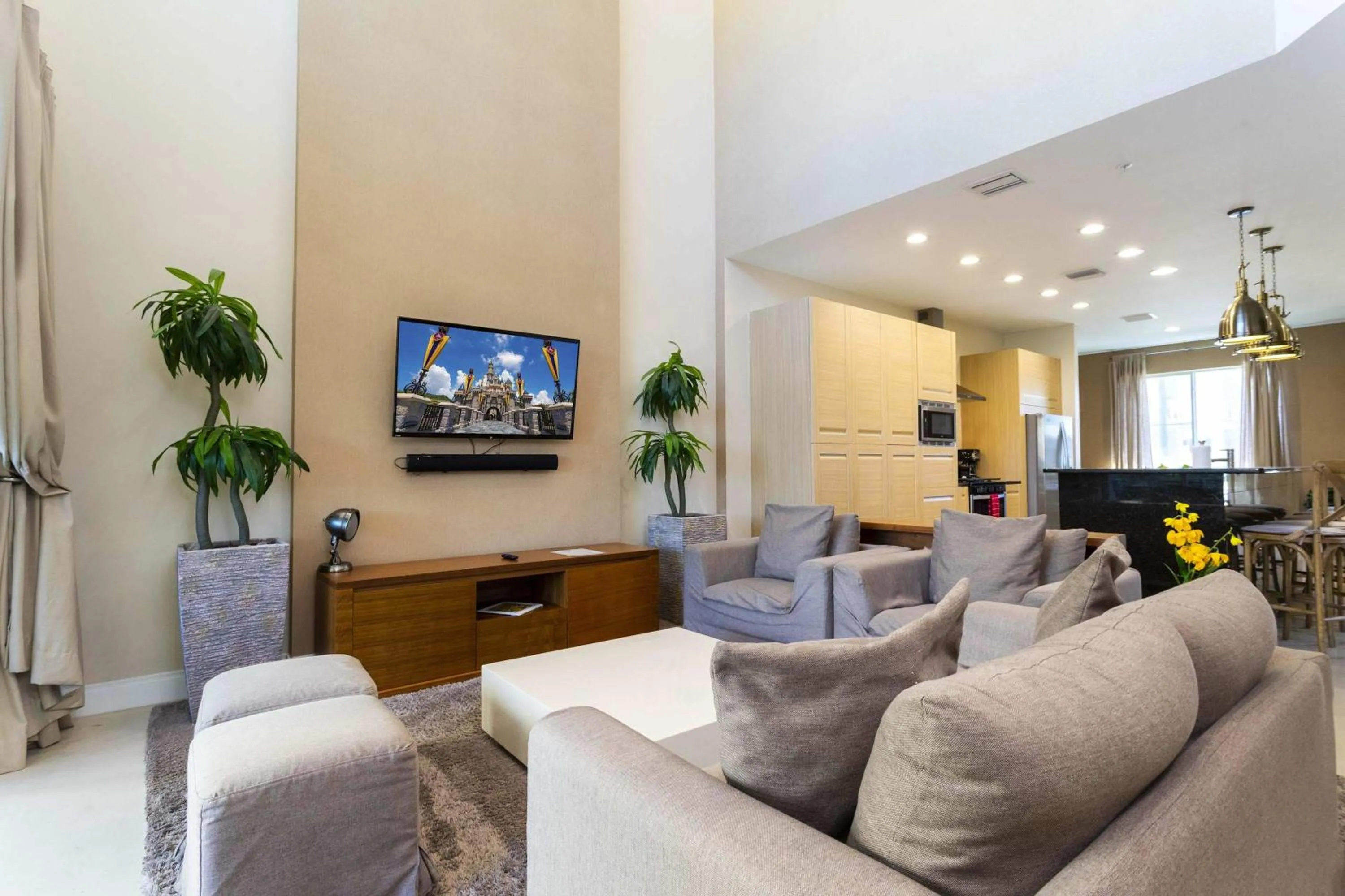 Gorgeous 4 Bd Close to Disney @ Magic Village 3114