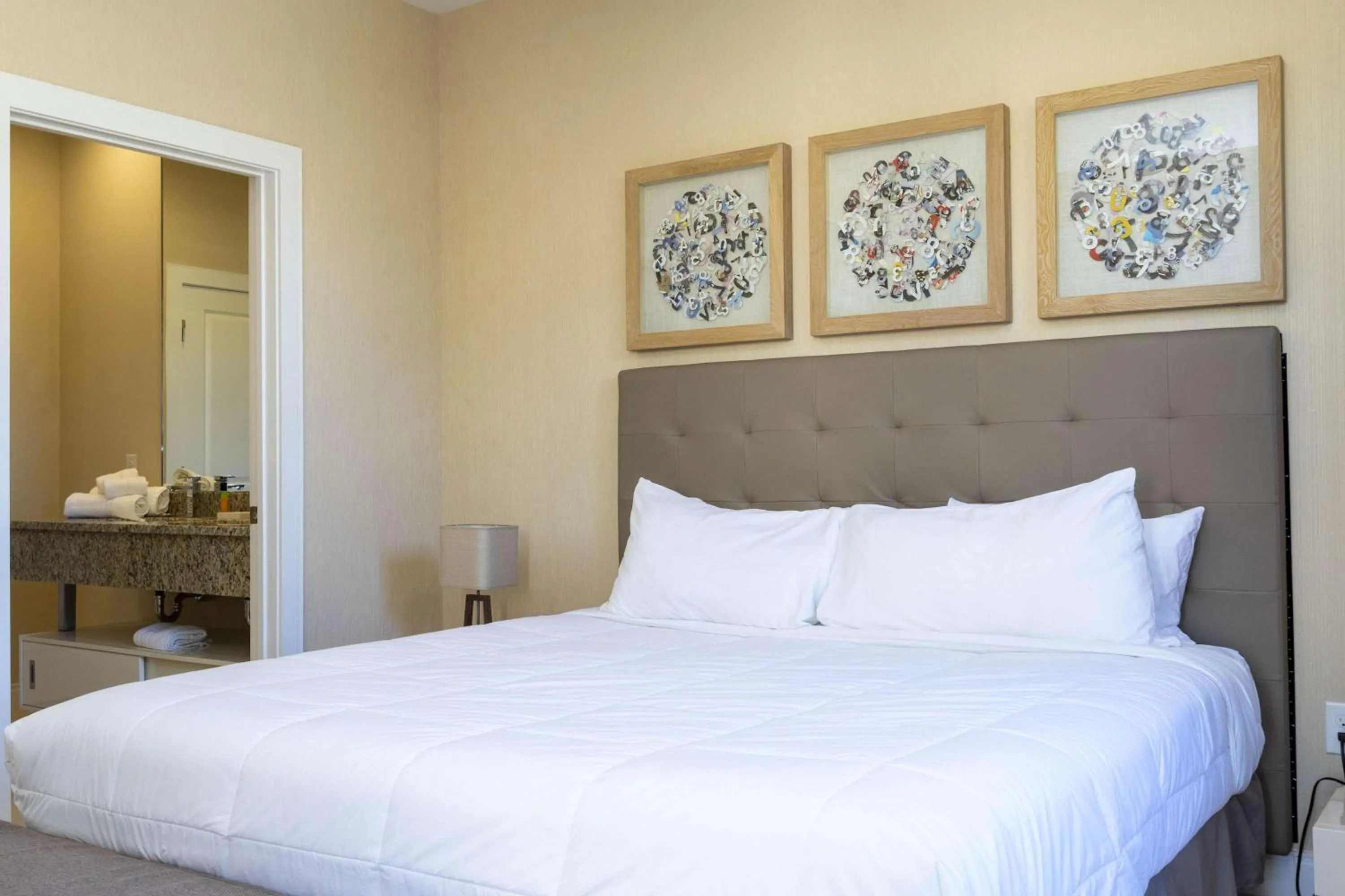 Bed in Gorgeous 4 Bd Close to Disney @ Magic Village 3114