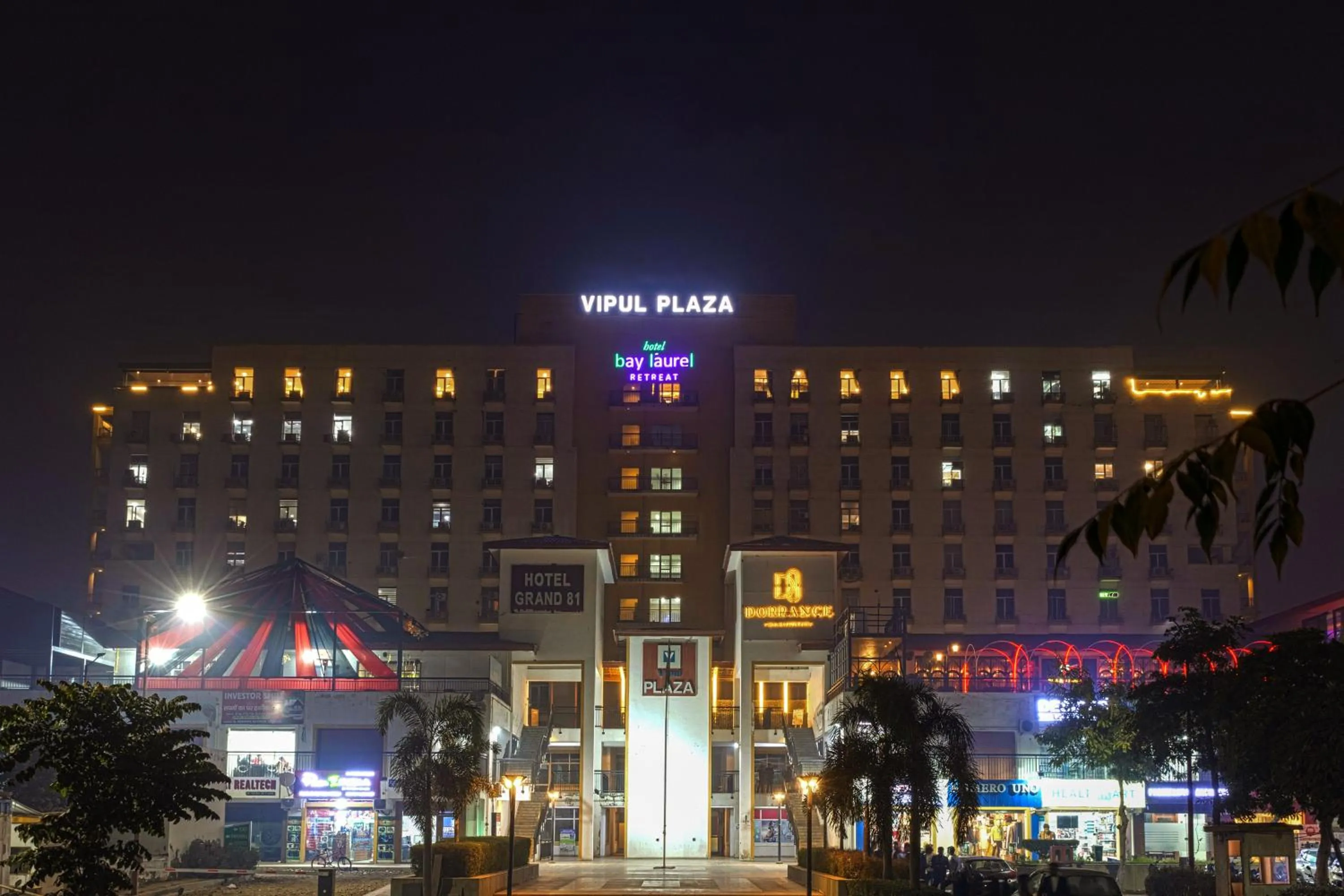 Property building in Hotel Bay Laurel Retreat