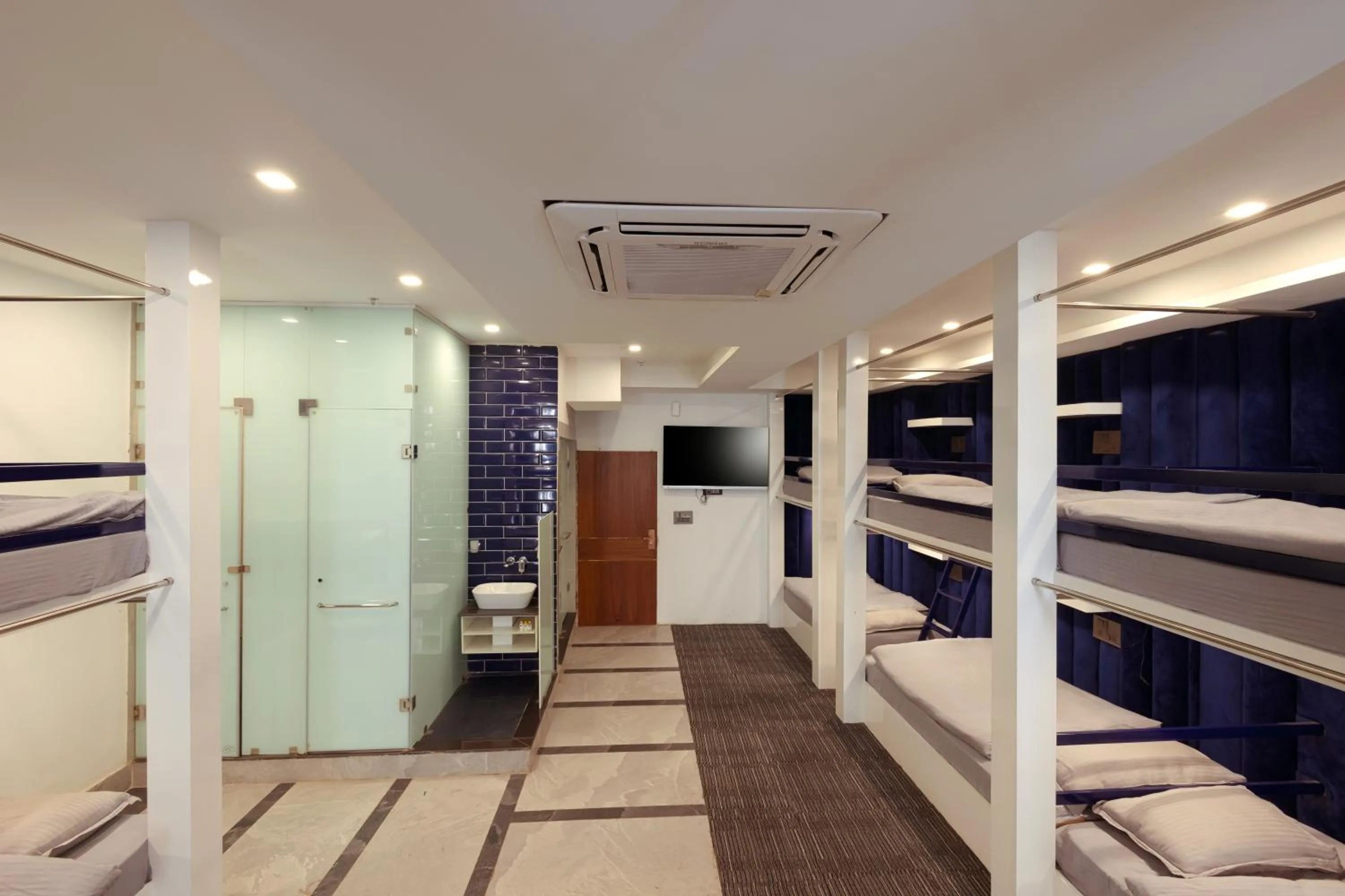 Bed in Hotel Bay Laurel Retreat