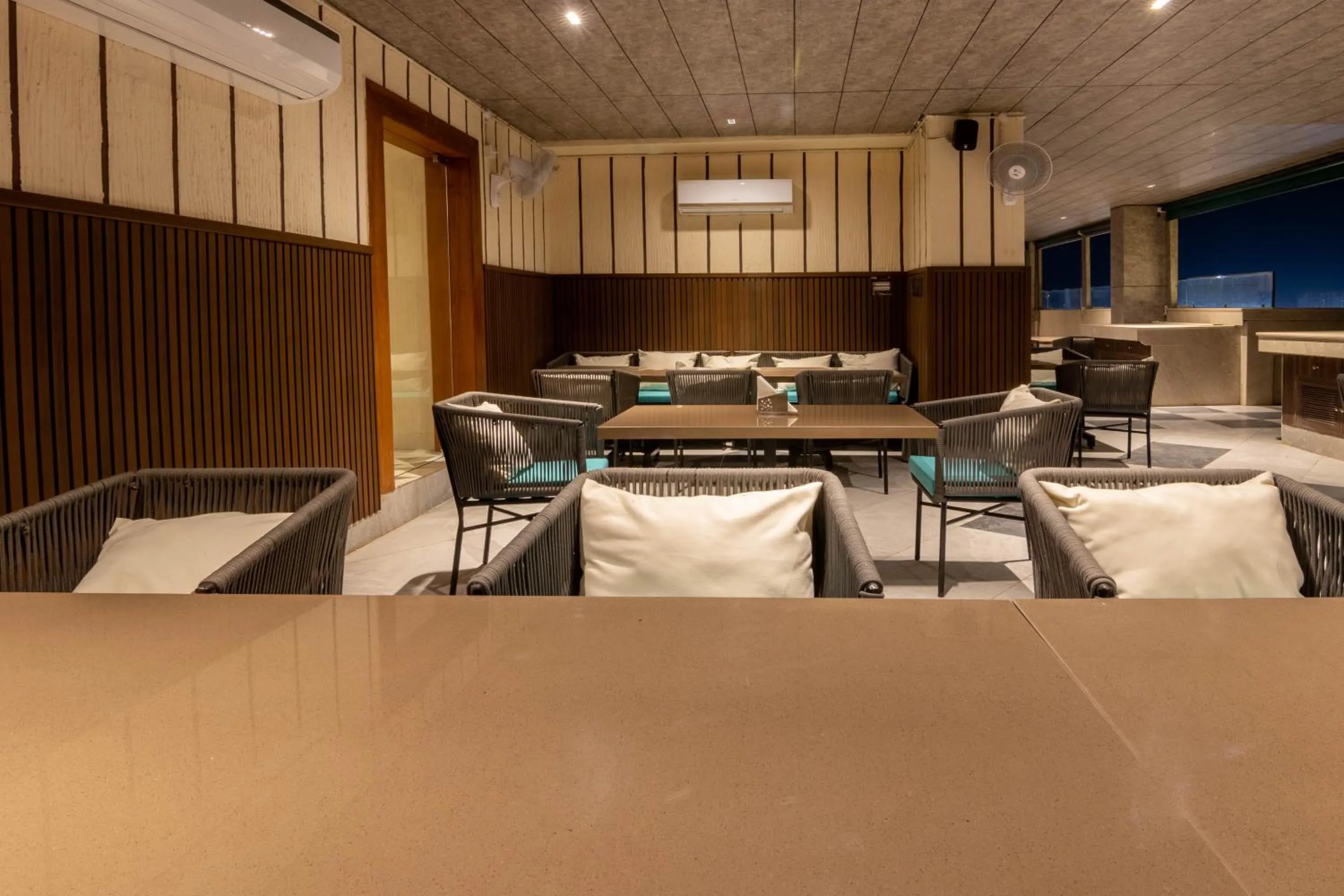 Restaurant/places to eat in Hotel Bay Laurel Retreat