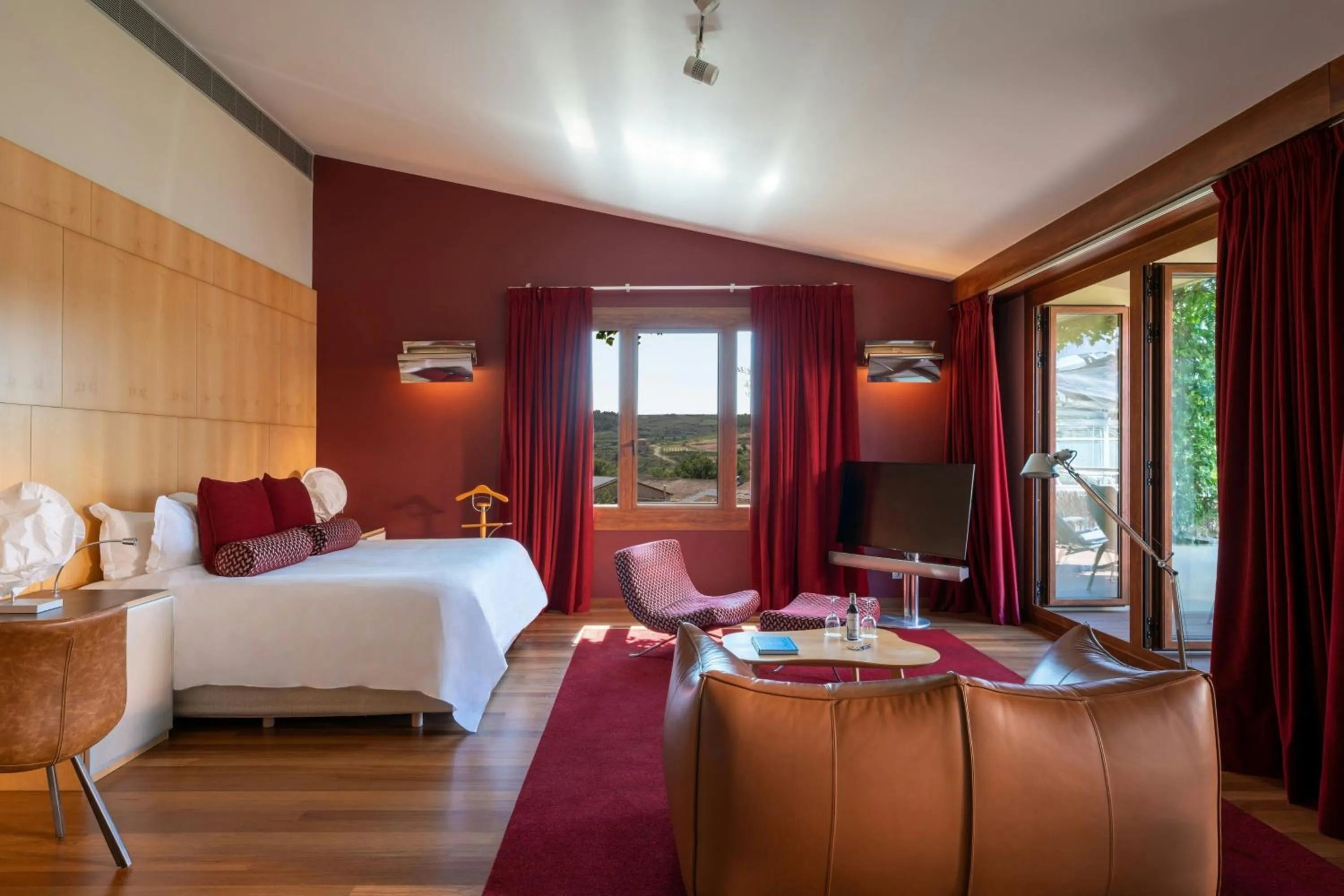 Photo of the whole room, Bed in Hotel Marqués de Riscal, a Luxury Collection Hotel, Elciego
