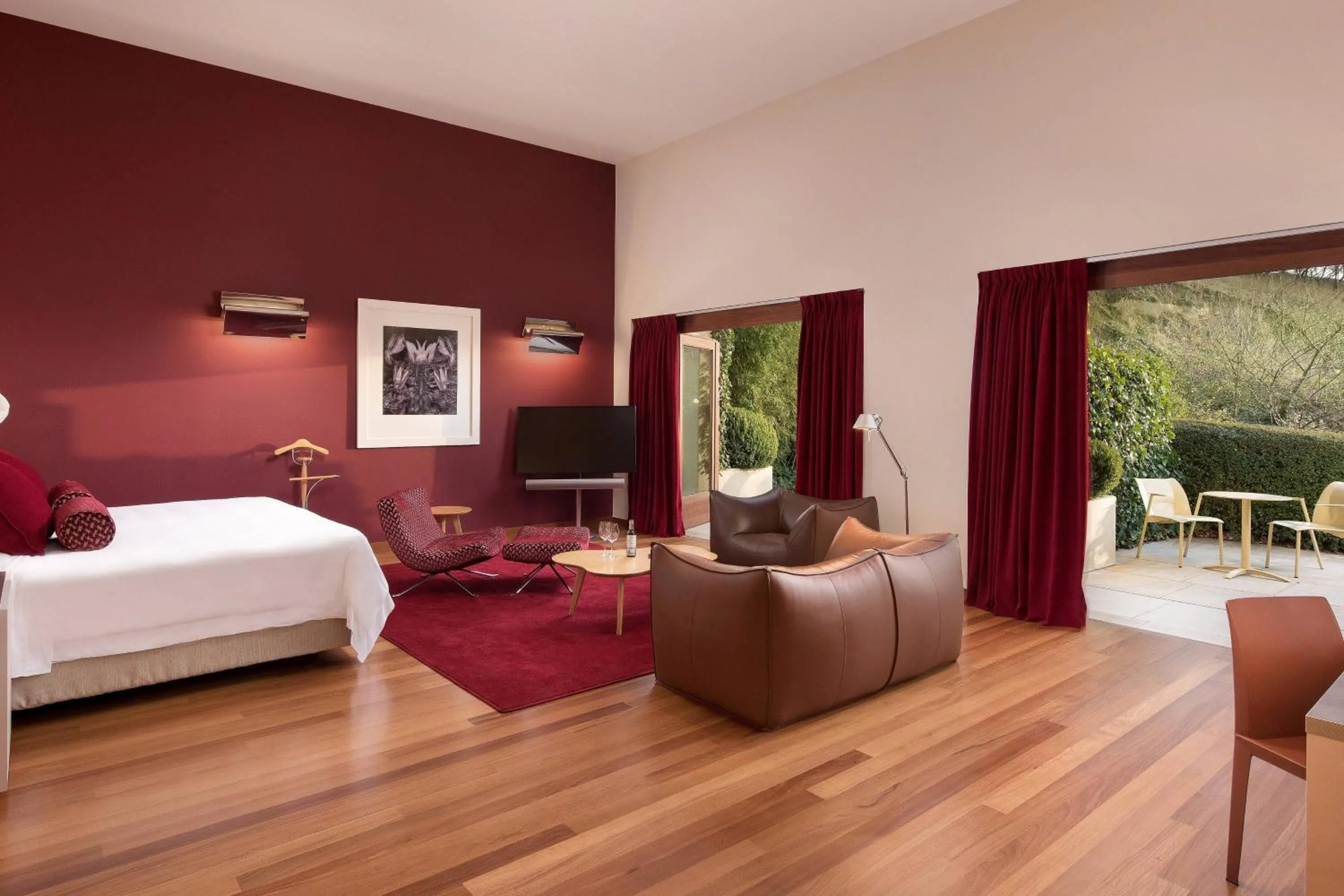 Photo of the whole room, Bed in Hotel Marqués de Riscal, a Luxury Collection Hotel, Elciego