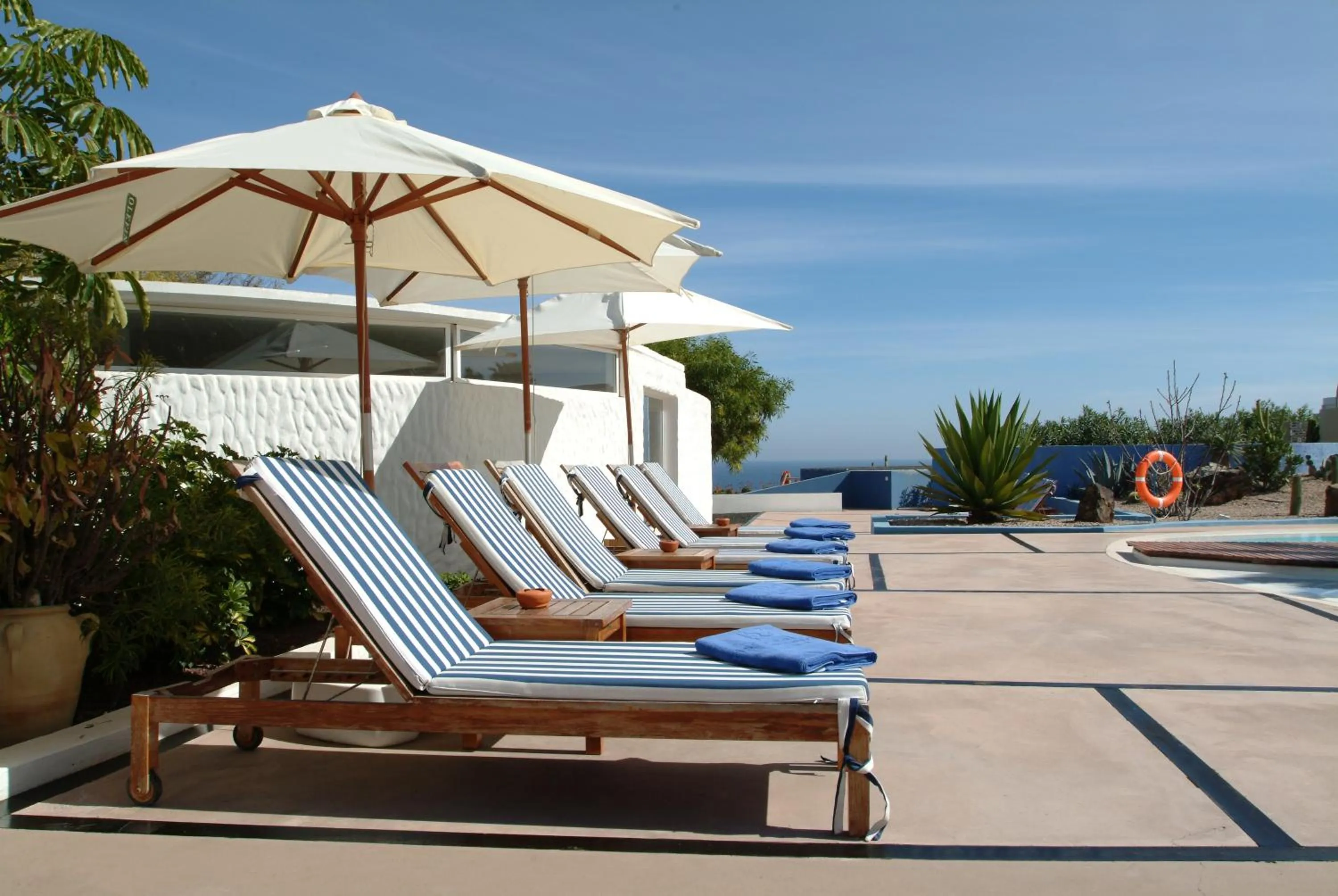 Swimming pool in Hotel LIVVO Risco del Gato Suites