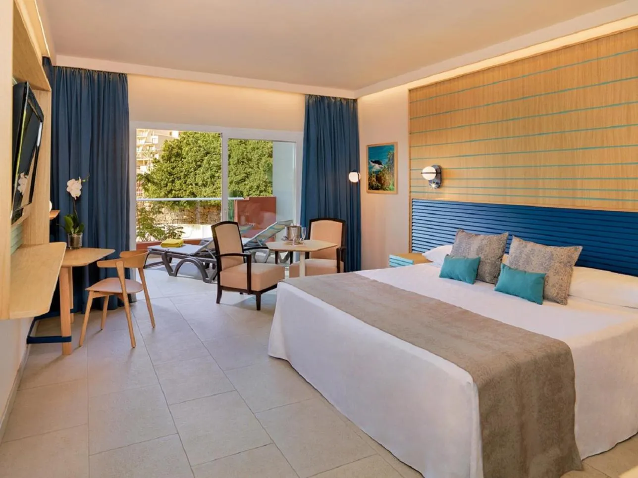Photo of the whole room, Bed in Adrián Hoteles Roca Nivaria