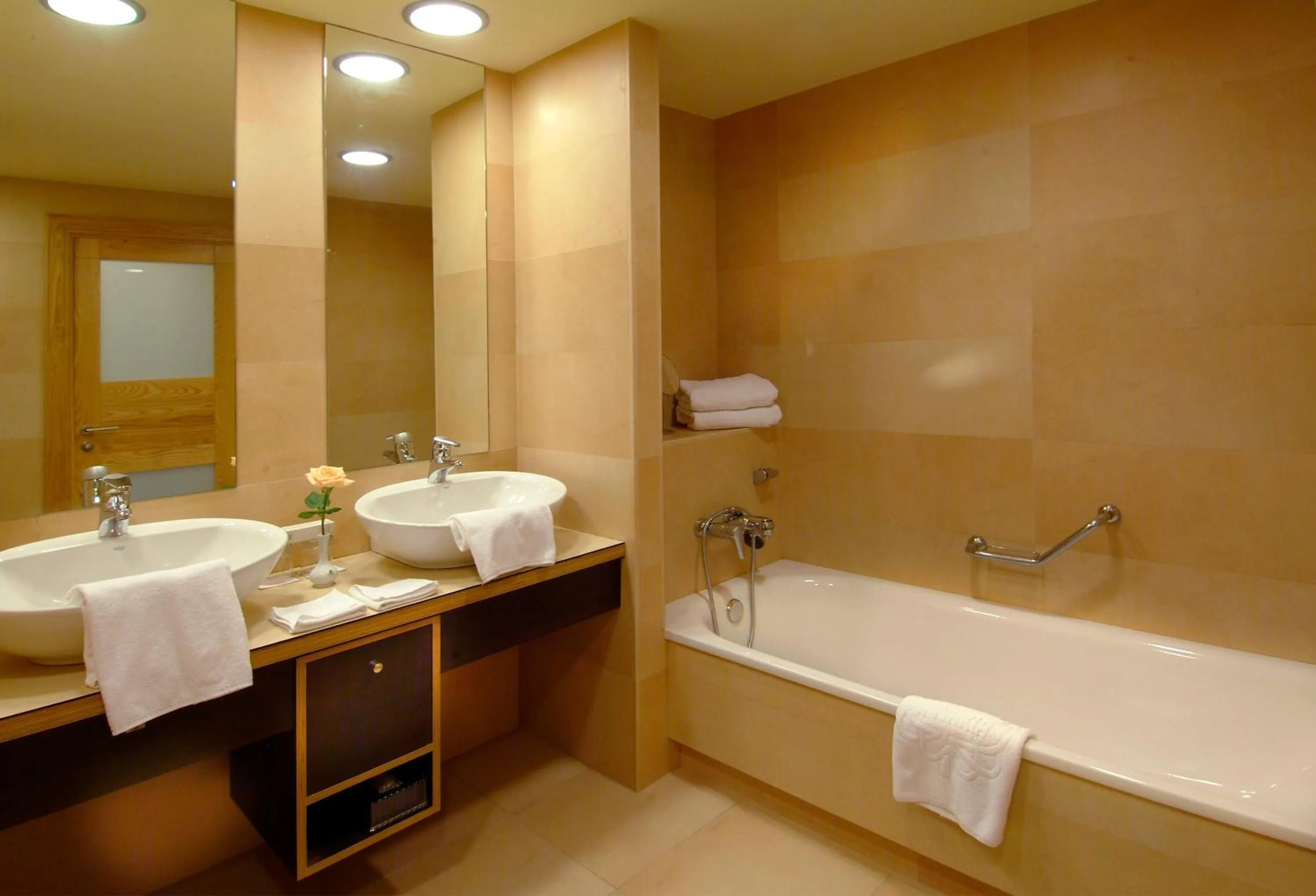 Bathroom in Adrián Hoteles Roca Nivaria