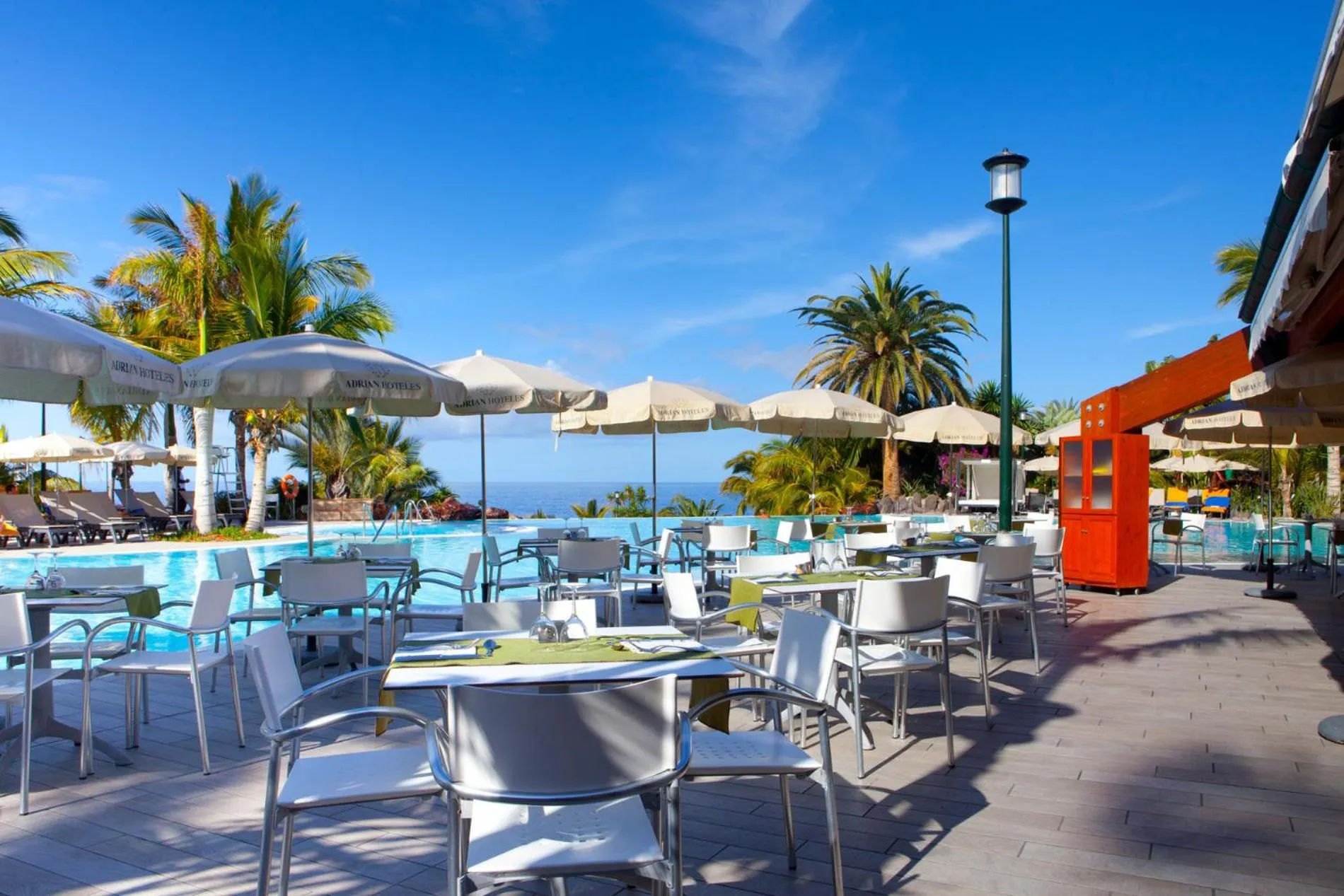 Restaurant/places to eat in Adrián Hoteles Roca Nivaria