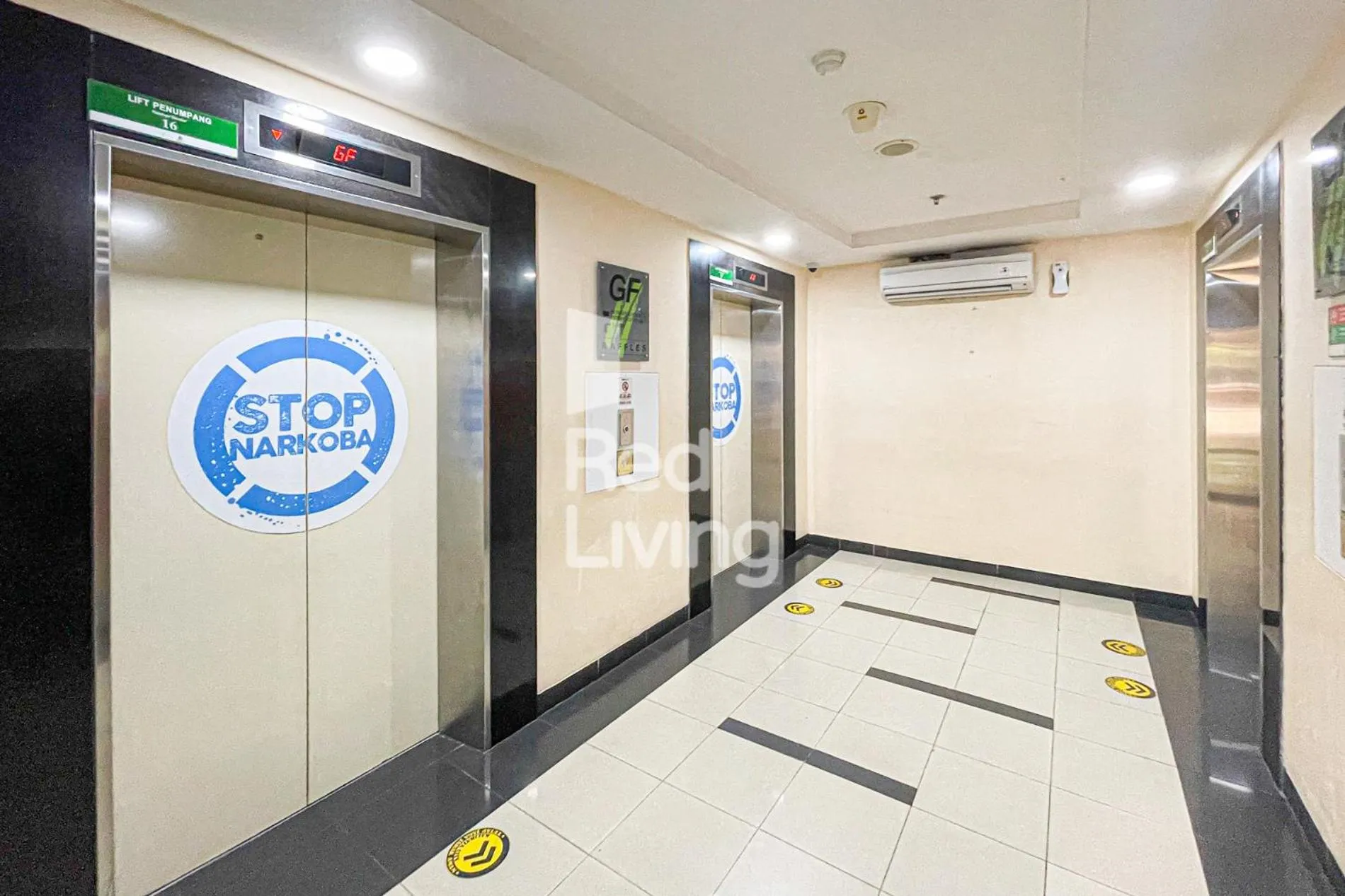 elevator in RedLiving Apartemen Kalibata City - Homy Jasen Tower Jasmine