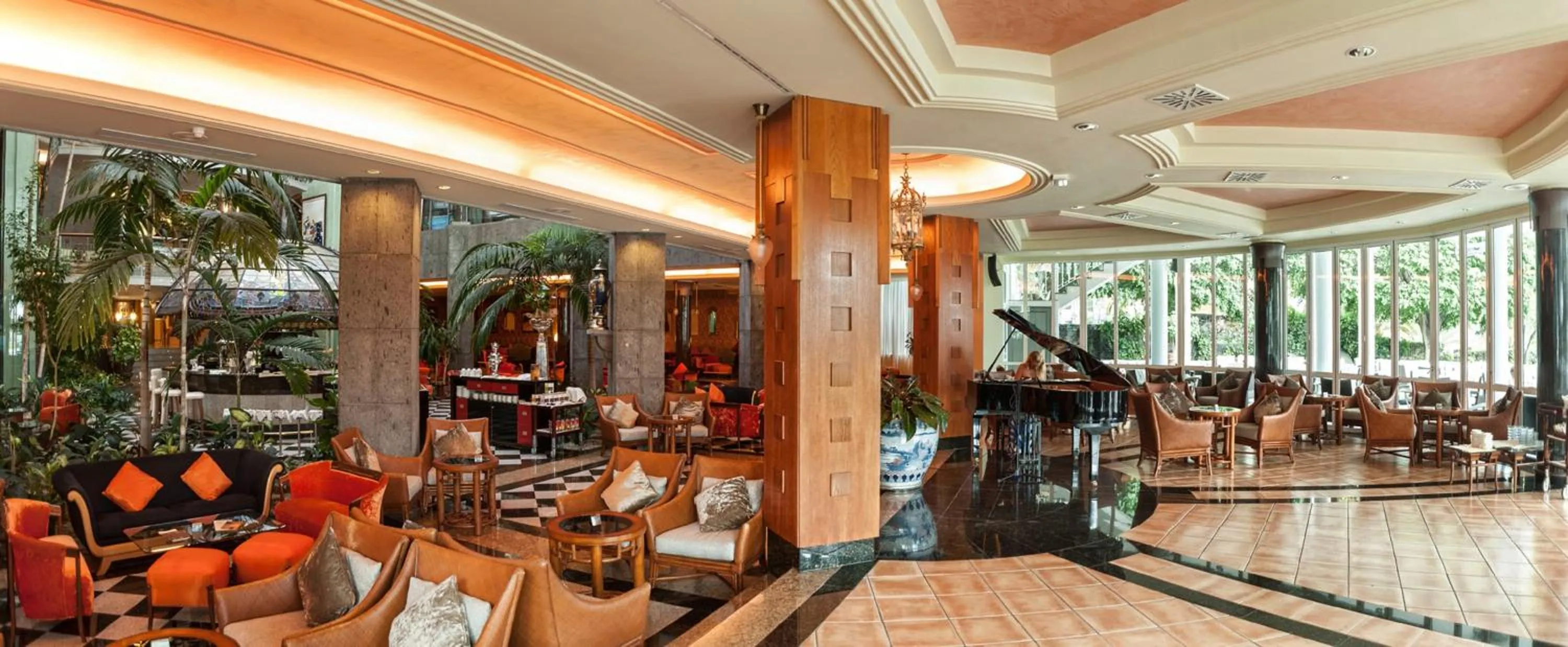 Lounge or bar in Adrián Hoteles Jardines de Nivaria