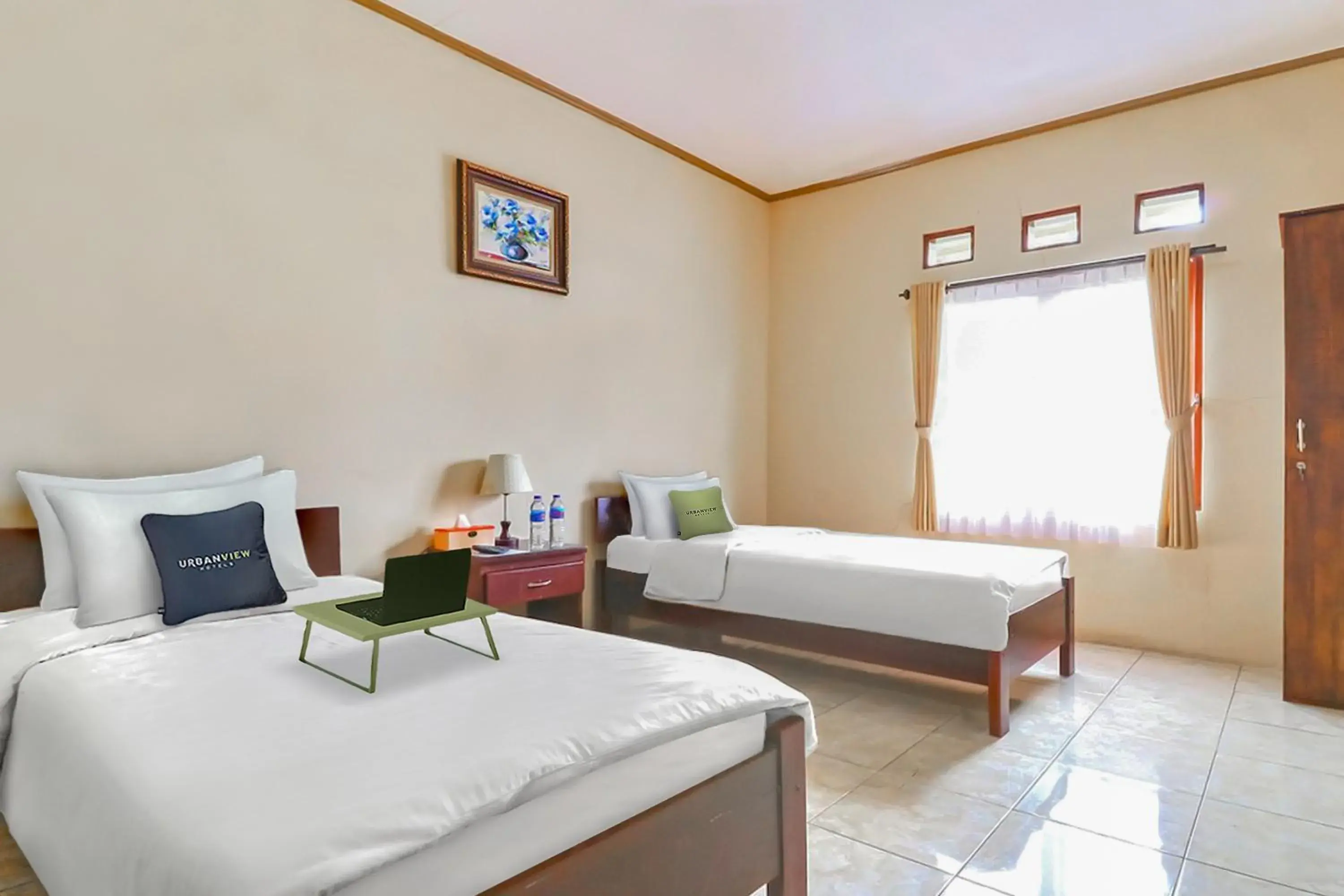 Twin Room in Urbanview Hotel Syariah Graha Atmadja Lembang by RedDoorz Twin Room in Urbanview Hotel Syariah Graha Atmadja Lembang by RedDoorz