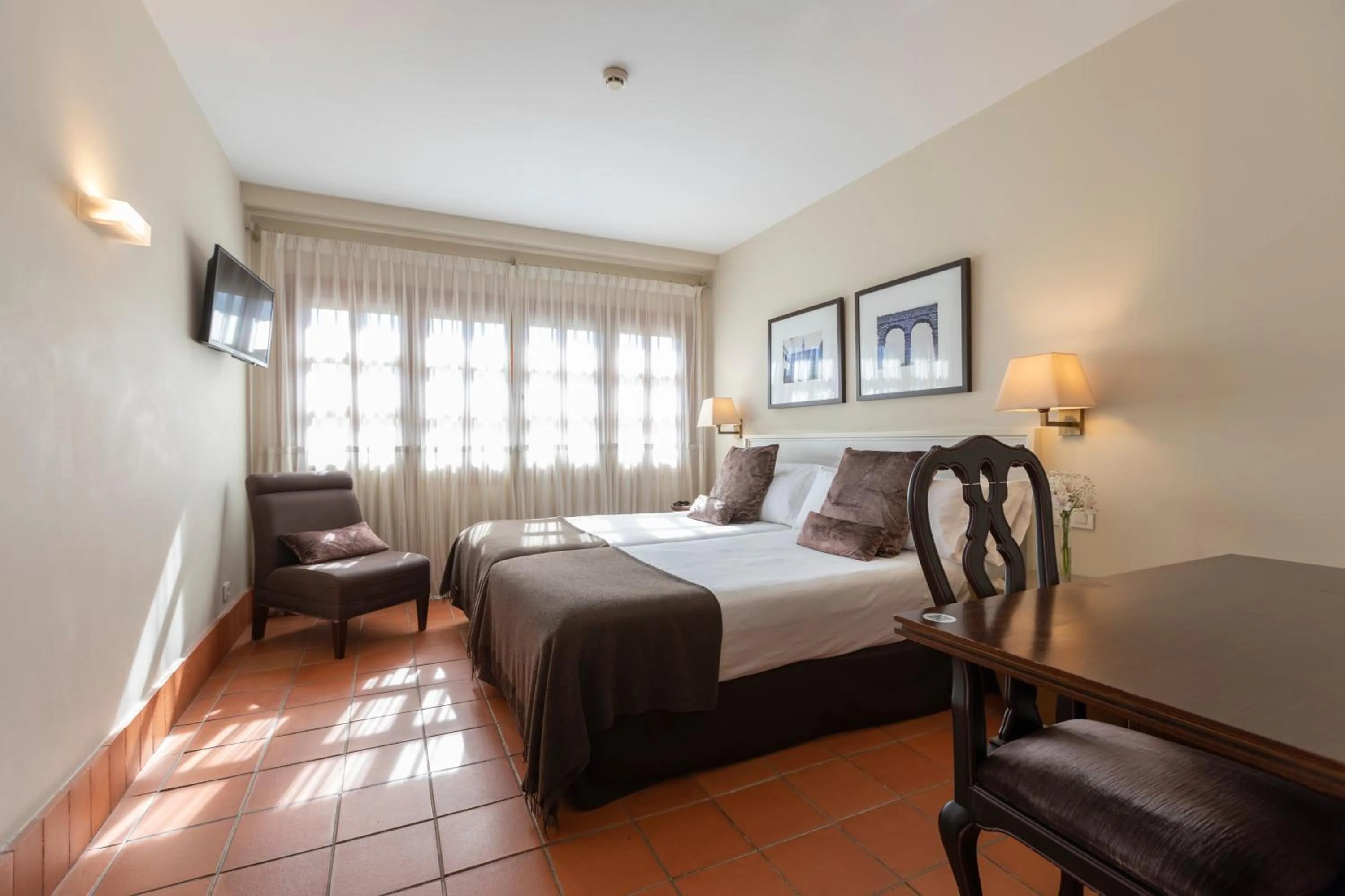 Bed in Hotel San Antonio el Real