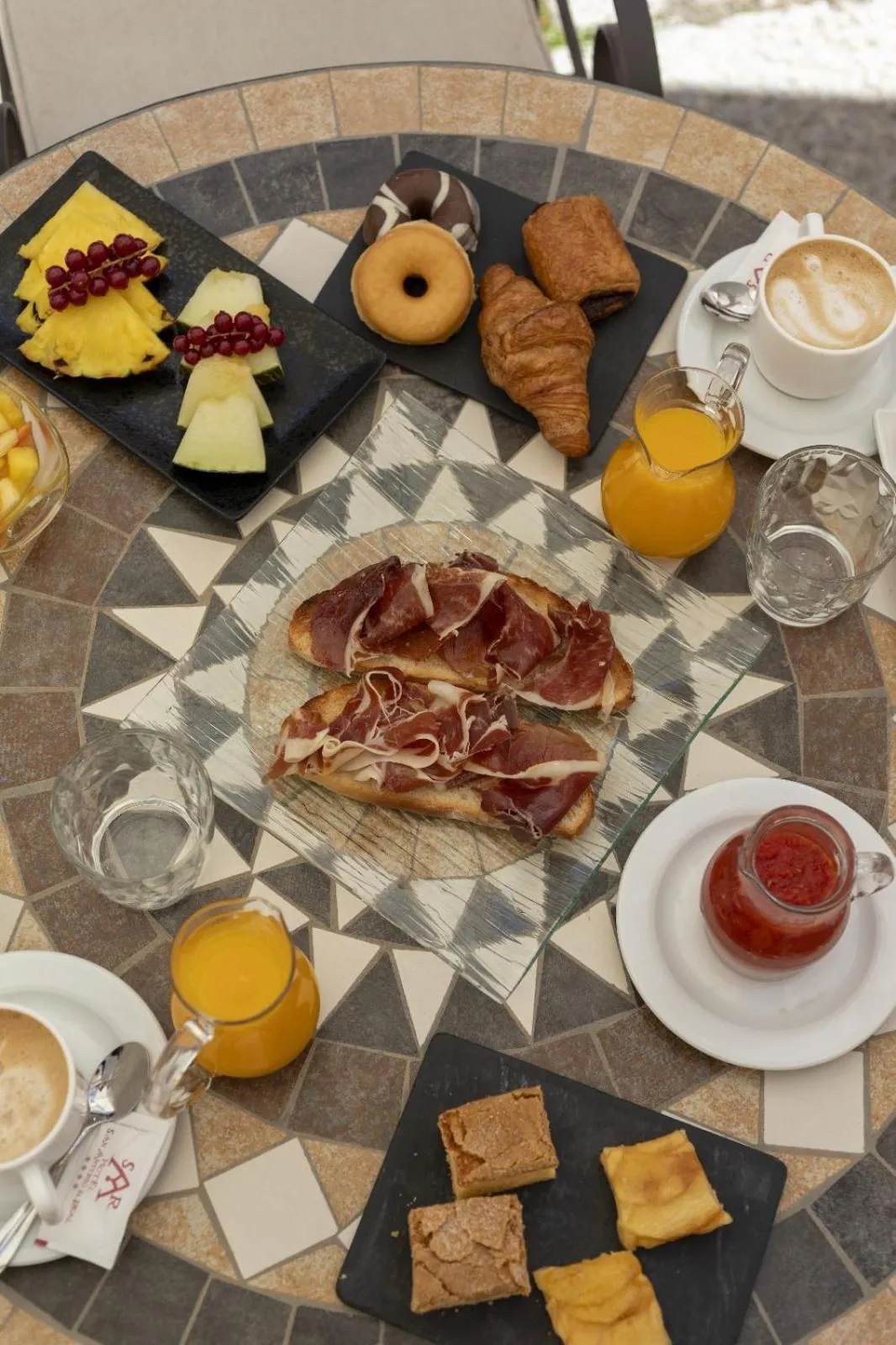 Breakfast in Hotel San Antonio el Real