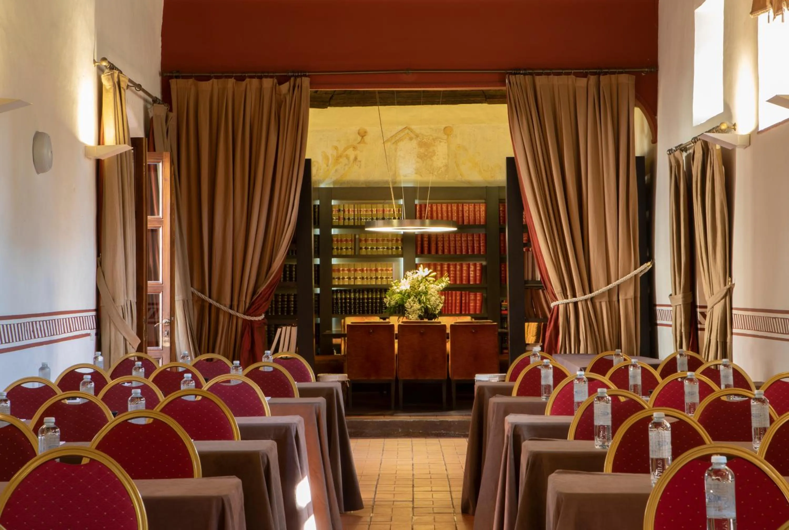 Meeting/conference room in Hotel San Antonio el Real