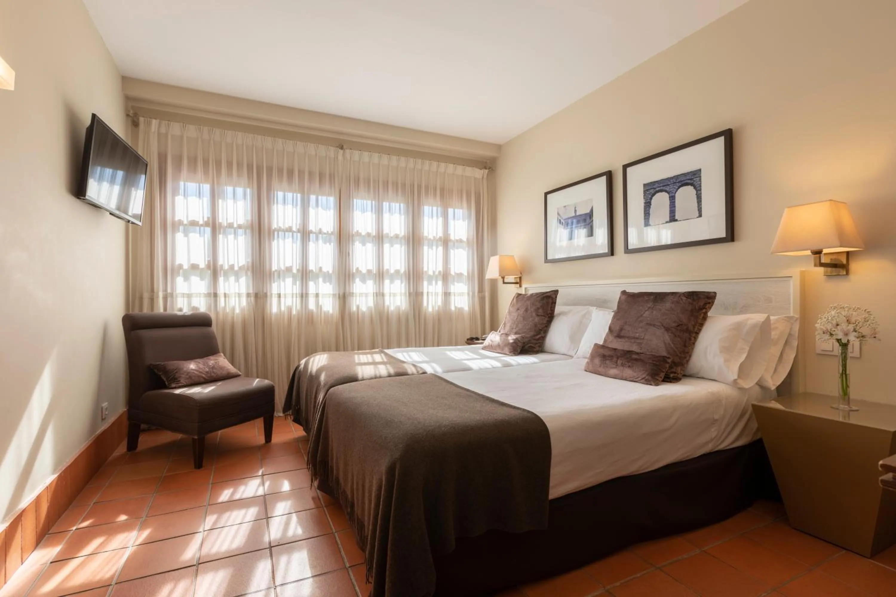 Bed in Hotel San Antonio el Real