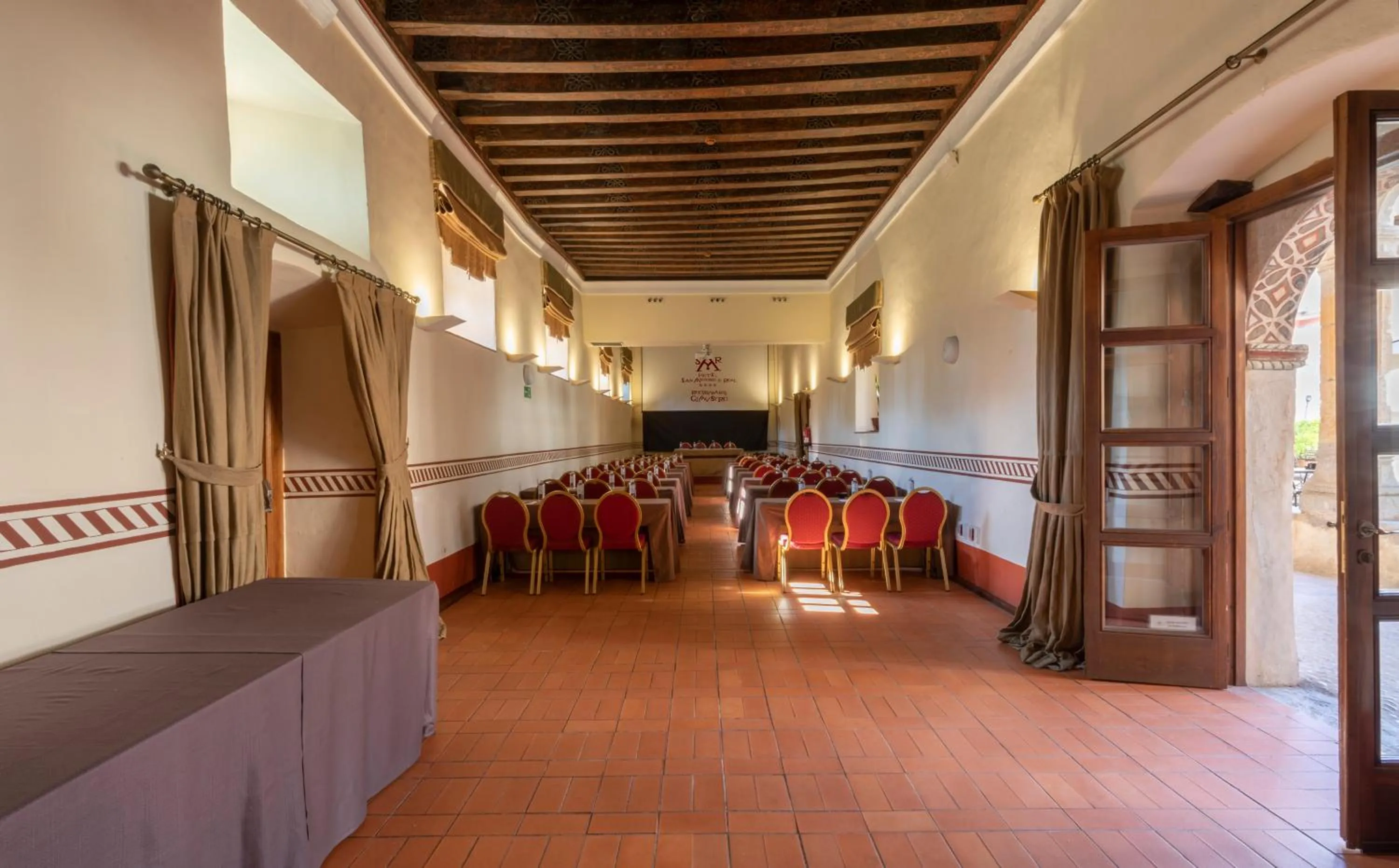 Meeting/conference room in Hotel San Antonio el Real