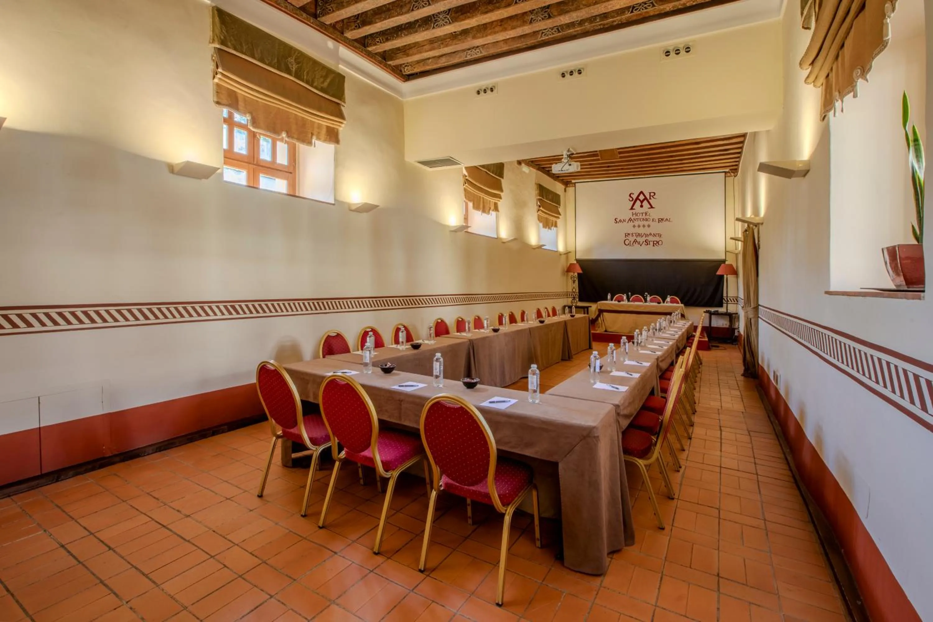 Meeting/conference room in Hotel San Antonio el Real