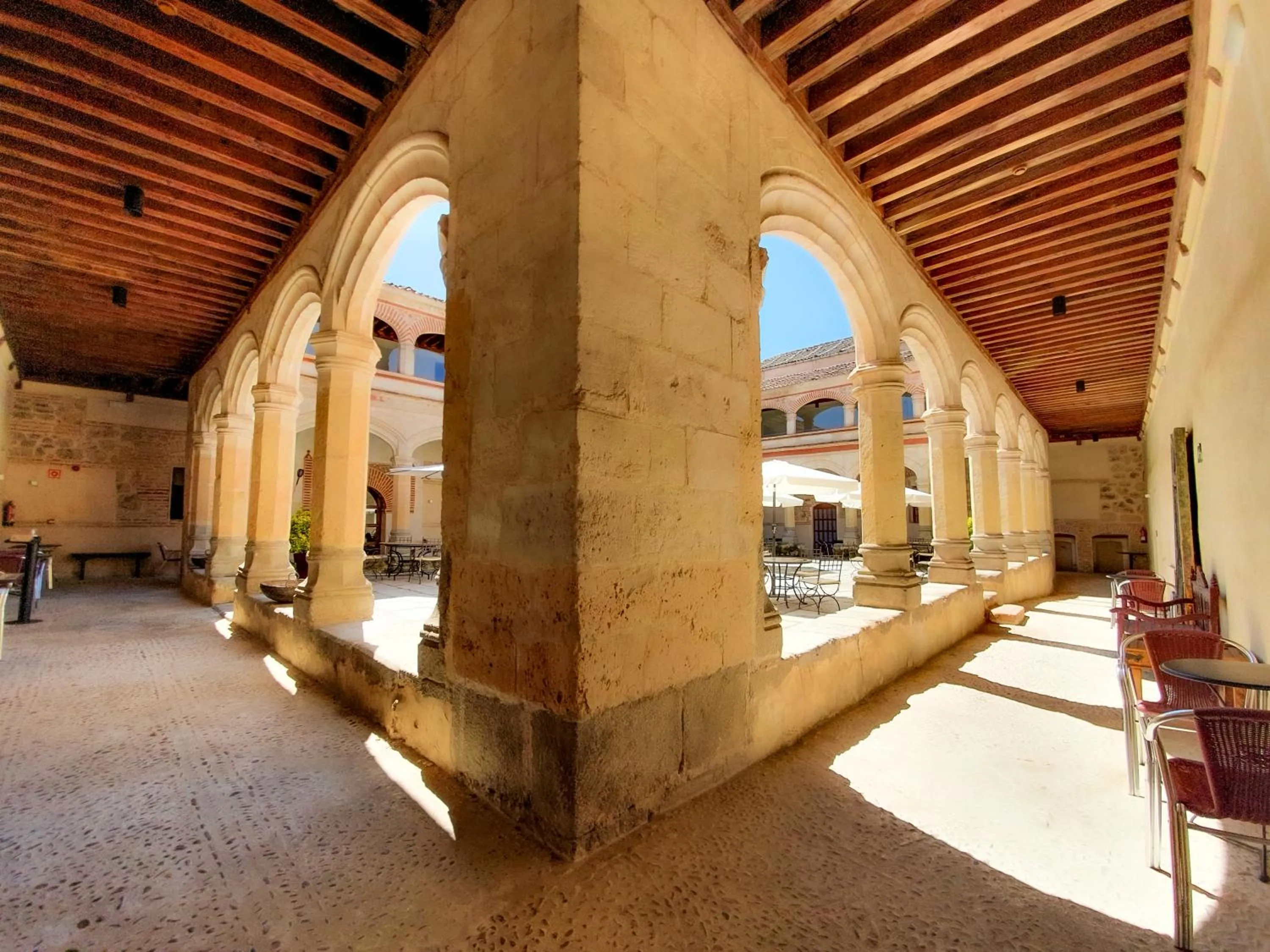 Property building in Hotel San Antonio el Real