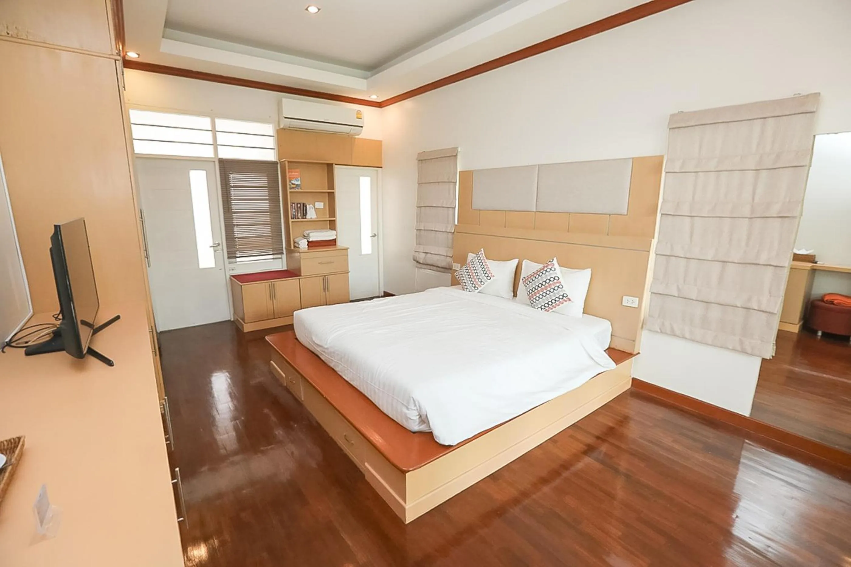 Bedroom, Bed in Kata Forte Resort